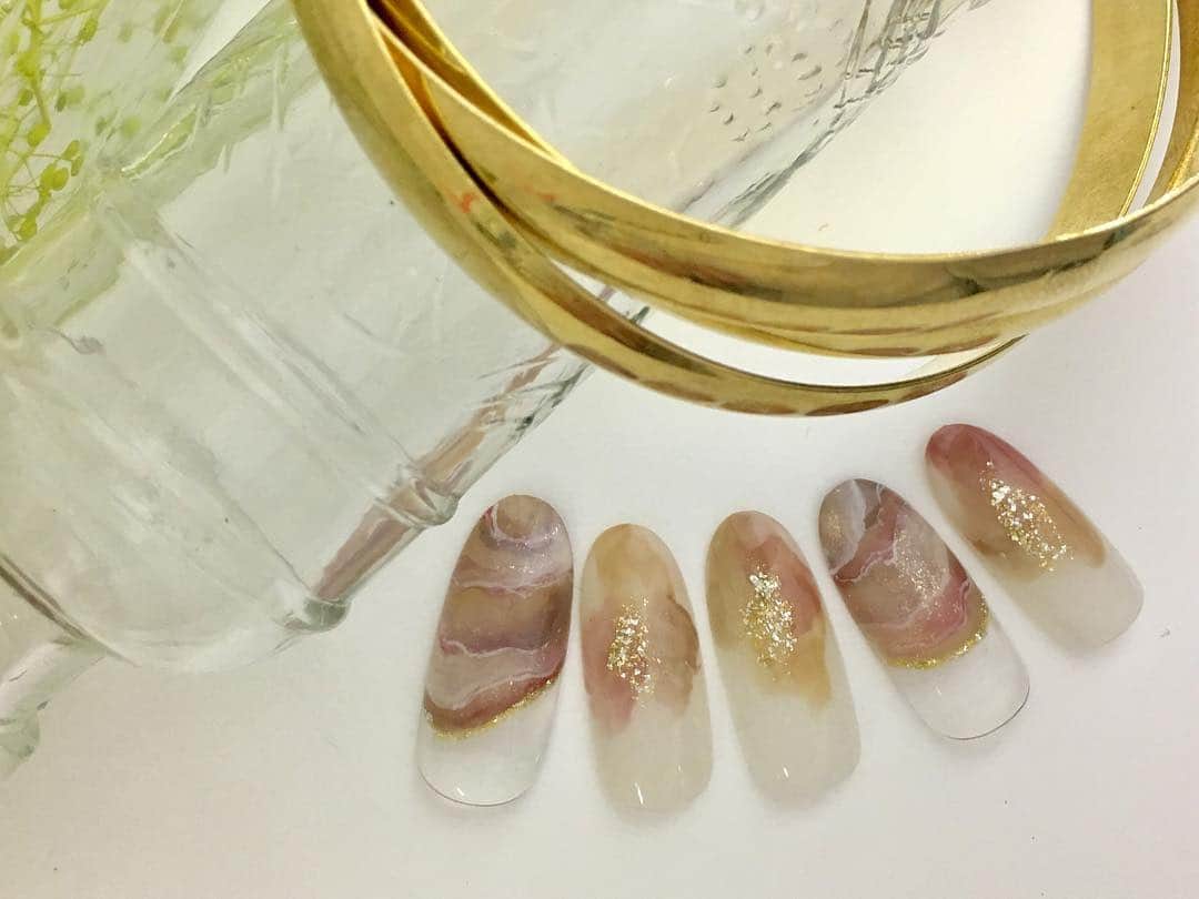 LEAFGEL PREMIUMさんのインスタグラム写真 - (LEAFGEL PREMIUMInstagram)「今度の新色はアースカラー‼️ということで、新色6色を使って#地層ネイル を作ってみました🤗 ・ 新色は落ち着いたトーンが多いので、オトナの女性にオススメ😍💕 ・ ・  #leafgelpremium #leafgel #leaf #リーフジェルプレミアム #リーフジェル #リーフ #ジェルネイル #ジェル #新色 #gelnails #gel #newcolors #nailstagram #ネイルスタグラム #네일 #젤네일 #네일아트 #美甲 #美甲師 #нейл-арт #Лак для ногтей #アースカラー #earthcolors #earth」3月18日 18時19分 - leafgel_premium