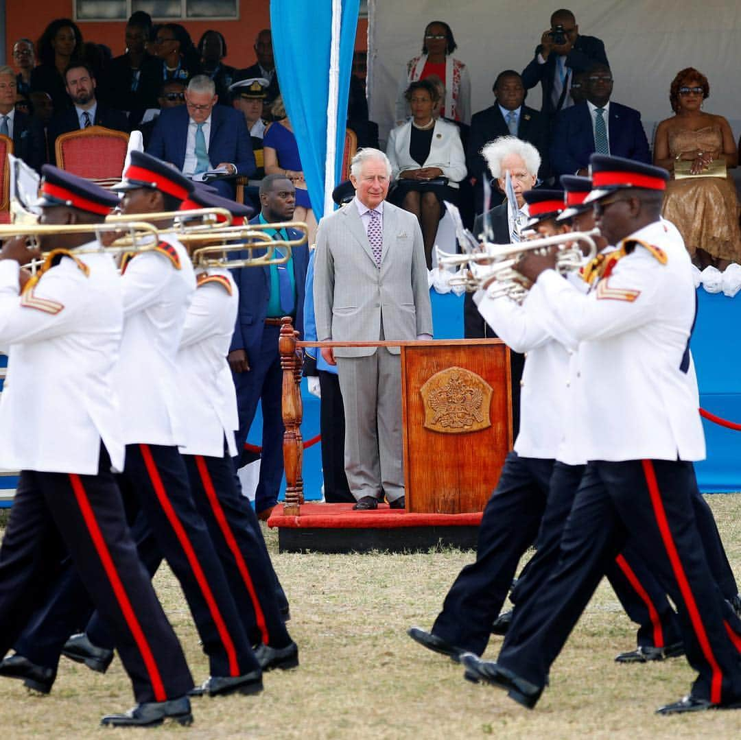 ロイヤル・ファミリーさんのインスタグラム写真 - (ロイヤル・ファミリーInstagram)「The Prince of Wales arrived in St Lucia yesterday, marking the beginning of The Prince of Wales and The Duchess of Cornwall’s 10-day visit to the Caribbean. His Royal Highness said: “I am delighted to be able to return to St Lucia and to have this opportunity of seeing so many of you once again.” Attending a special event to mark the country’s 40th anniversary of Independence, The Prince received a Royal Salute and inspected the Guards of Honour before a military parade took place.  For live updates from the tour, follow @clarencehouse.」3月18日 18時34分 - theroyalfamily