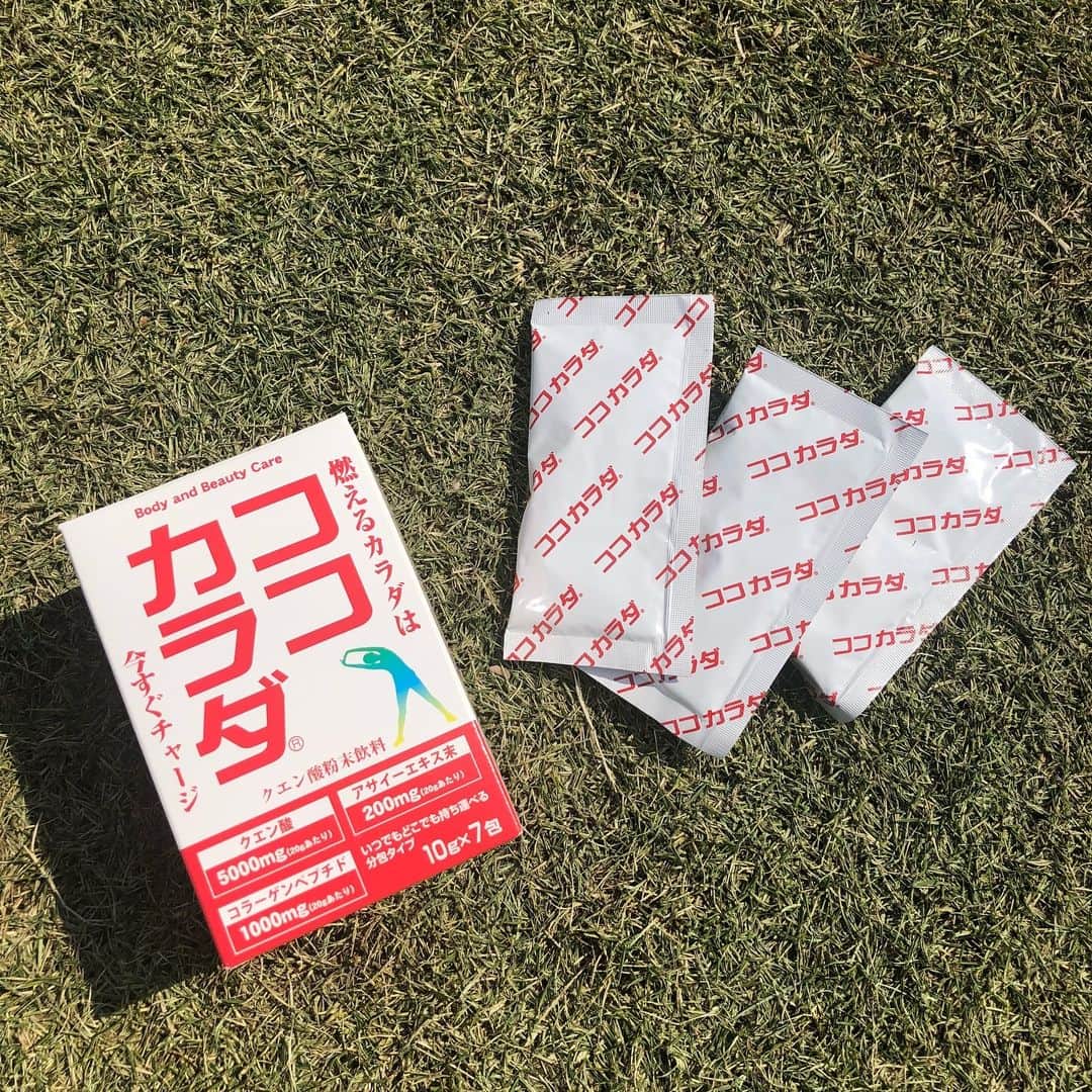 岩崎静羅さんのインスタグラム写真 - (岩崎静羅Instagram)「☺︎ 同じショットをiPhoneとGoProで！ 空の明るさが全然違う！！ あれ？ やっぱ私、GoPro買っちゃう？？笑 * さて先日よりあったかくなってきたので 水分補給も気にかけるようにして 夏に大ハマりしたクエン酸復活！ 程よい酸味で美味しいのに ダイエット中にもオススメのスーパースター♡ 今年も頼むよ^ ^ * #155cm #ゴルフ女子 #ゴルフバカ #ゴルフウエア #aimantgolf  #jackbunny  #golf #golfer #golfisfun #golfclub  #高尔夫 #골프 #골프웨어 #JAPAN #ココカラダ #ココカラダのある生活  #クエン酸 #ワークアウト #スポーツ #トレーニング #ダイエット #ボディメイク  #筋トレ #加治ひとみ」3月18日 18時34分 - seeeeiiiiraaaa