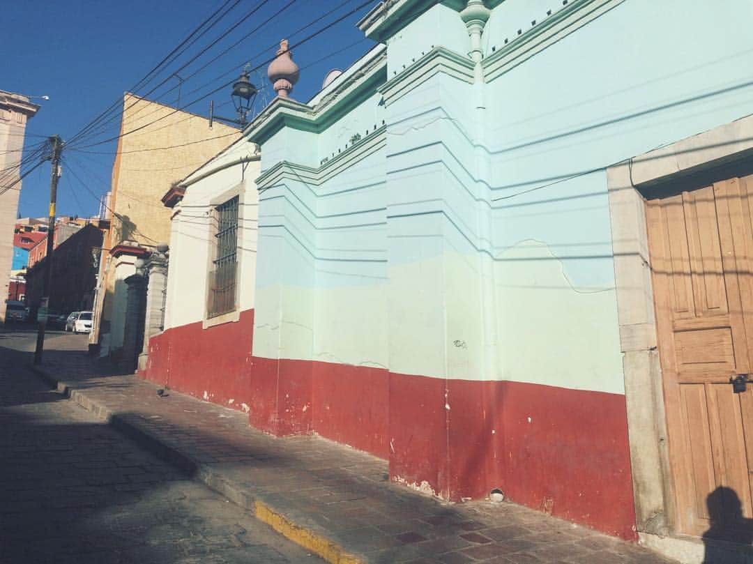 関根祥子さんのインスタグラム写真 - (関根祥子Instagram)「配色天国！  #グアナファト #mexico#メキシコ #配色天国#配色」3月18日 18時46分 - mojonail_shokosekine