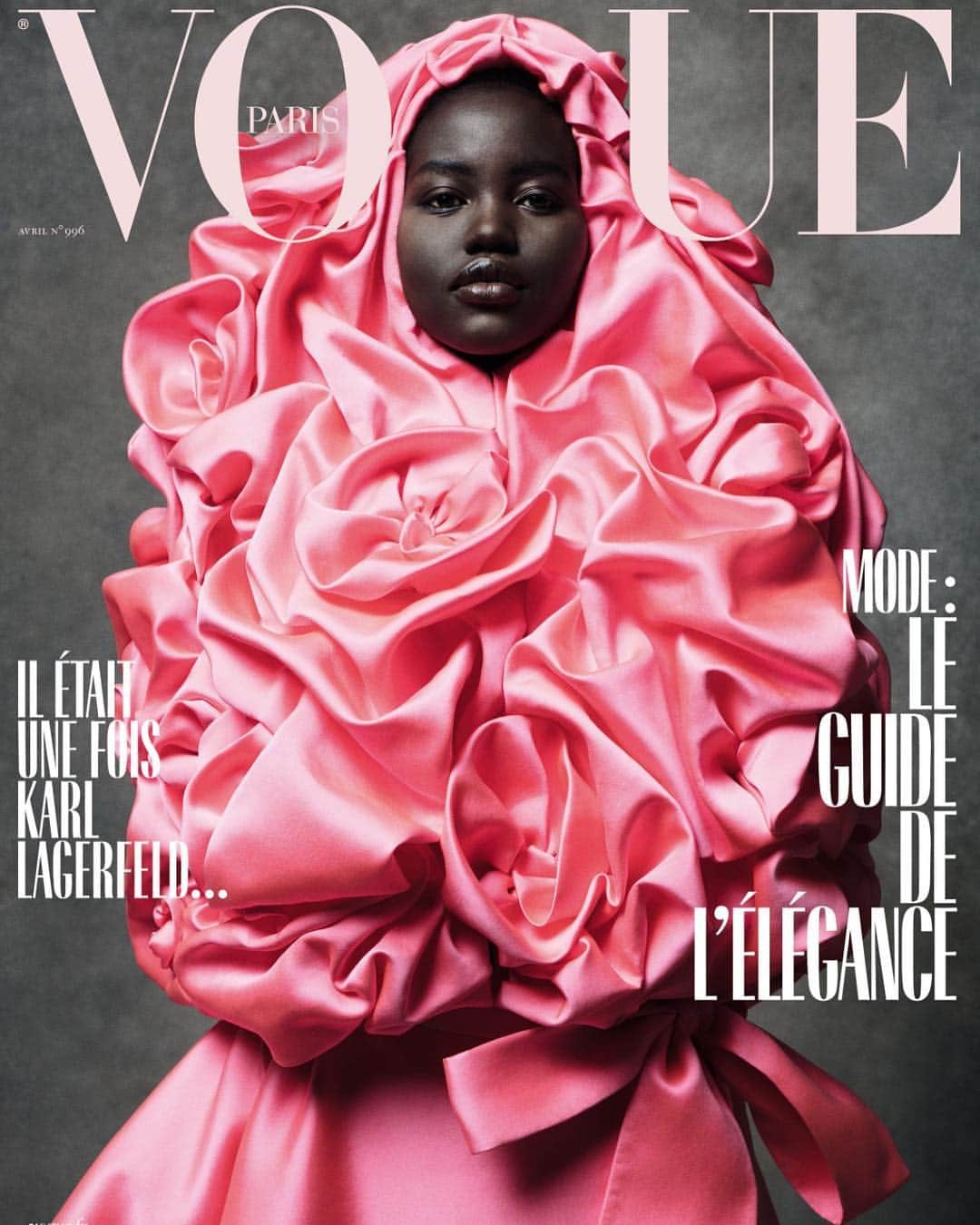 Vogue Parisさんのインスタグラム写真 - (Vogue ParisInstagram)「We're proud to present the first of our three covers for April, starring @AdutAkech shot by @InezandVinoodh and styled by @EmmanuelleAlt in @MaisonValentino couture by @pppiccioli. Get yours on newsstands from March 27. Makeup by @FulviaFarolfi, hair by @Ward_hair, nails by @theginaviviano on all three covers #AdutAkech #valentino」3月18日 18時52分 - voguefrance
