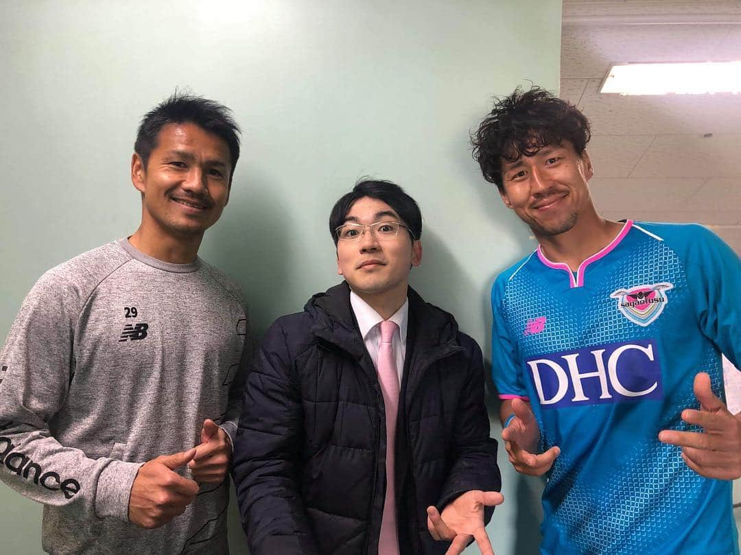 豊田陽平さんのインスタグラム写真 - (豊田陽平Instagram)「鳥栖市民DAY2019。応援大使。  #2019_3_17 #鳥栖市様 #ご指名ありがとうございます #アキラです #フゥ〜 #古いね #今はアキラ100パーセントか #それより #ご来場勝率100パーセント #DOTAMAさん #勝利の眼鏡ですね #ありがとうございます #写真左から #ATAMA角刈り #DOTAMAさん #ITAMAE元角刈り #今はと言うと #音楽室のシューベルト #またはメンデルスゾーン #偉人じゃないですか #有り難き幸せ #ふんっ  #久しぶりの連戦 #身体も髪もいたみがち #そんなときは #KATAMAでお風呂に #浸かります」3月18日 18時55分 - yohei_toyoda_no.11