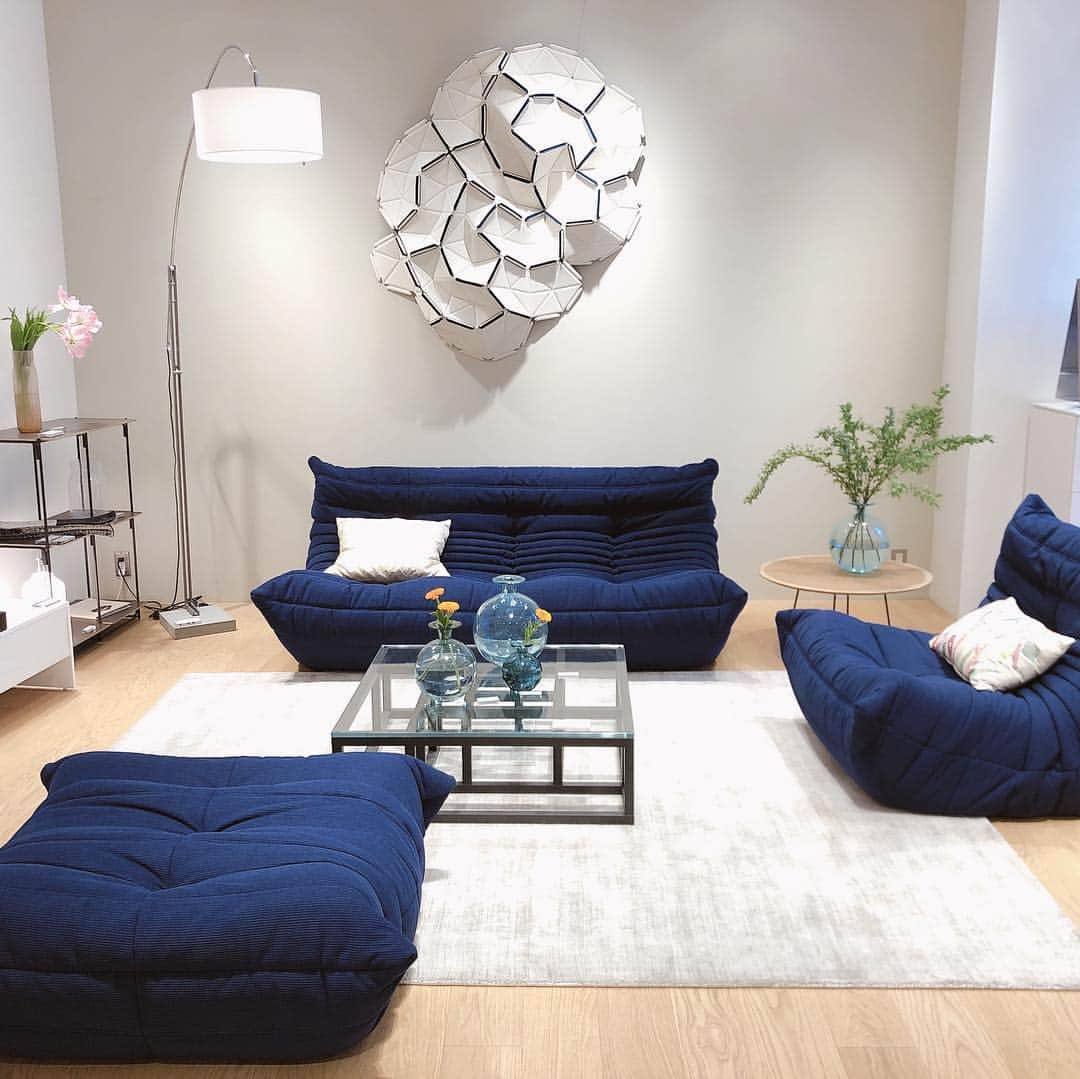 ligne roset shopのグルメインスタ