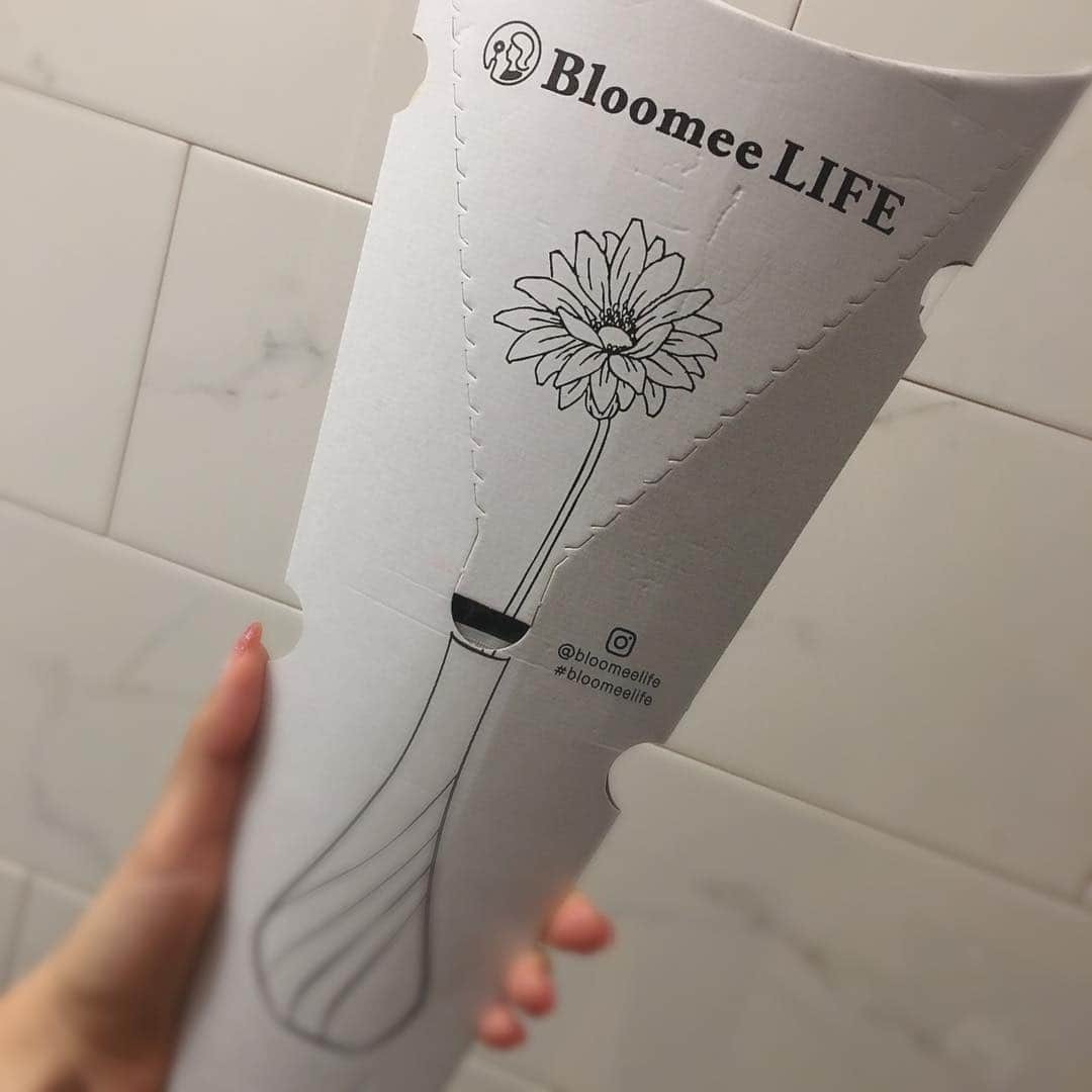 石川彩夏さんのインスタグラム写真 - (石川彩夏Instagram)「🌷🌸🌺🌻 * 今回✨ お花の定期便@bloomeelifeさんでお花注文してみました☺️✨ これ500円のプランなんだけど🤔 お値段以上の質🤭✌️ それに、ポスト投函だから🤗💕 お仕事で帰宅が遅くなっても 受け取れて凄く良かったなぁ😍 春に向けてお部屋も先取り完了です✌️ * クーポン期限🌸2018年5月31日 クーポンコード🌸orange187 *」3月18日 19時01分 - ayaka0711zi