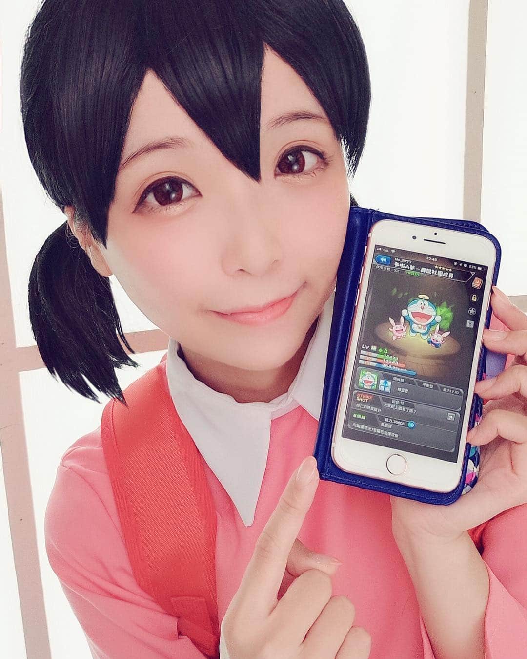 小桃のインスタグラム：「人人期望可達到～🎵 最近重新玩起了《怪物彈珠》，一邊玩就一邊在腦中響起這首歌🥰🎵 不知有沒有人猜到是什麼呢？w 沒錯！就是國民級的動漫 - 多啦A夢 喔！ 《怪物彈珠》繁中版最近跟多啦A夢有全新的合作活動！！✨ 主角們多啦A夢、大雄、靜香等都是不用課金就能拿到！😭🙏🏻✨ 對於非洲如我(？)的人簡直是天大喜訊！好佛心啊啊啊！！ 結果就令我玩個不停🤣不斷刷關卡及活動～ 等級也隨著週末時增加的倍率經驗值刷了上去呢www 現在活動更新增了特別轉蛋「多啦玉轉蛋」！😳💥 突破活動冒險的最高難度關卡就能拿到「多啦玉」！ （因為要打最高難度關卡，我比較推薦刷強化素材關卡，很容易就能拿到！🤣） 1個「多啦玉」能轉蛋一次，轉蛋必出大雄、胖虎及小夫三角！ 嘻嘻🤭✨ 終於也能把他們幸運值刷上去了喔喔喔！  大家也快來一起玩《怪物彈珠》吧！ 喜歡多啦A夢的大家也不要錯過了啊！！！☺️✌🏻✨ 我的ID：763,561,119 來加我好友吧！我需要強大的隊友過關斬將！😳🙌🏻❤️ 我的常駐幫手角色是庫胡林喔！（唯一抽到的六星極；w；..w  #怪物彈珠 #多啦A夢限定合作 #一起變強好嗎 #靜香 #cosplay #コスプレ」