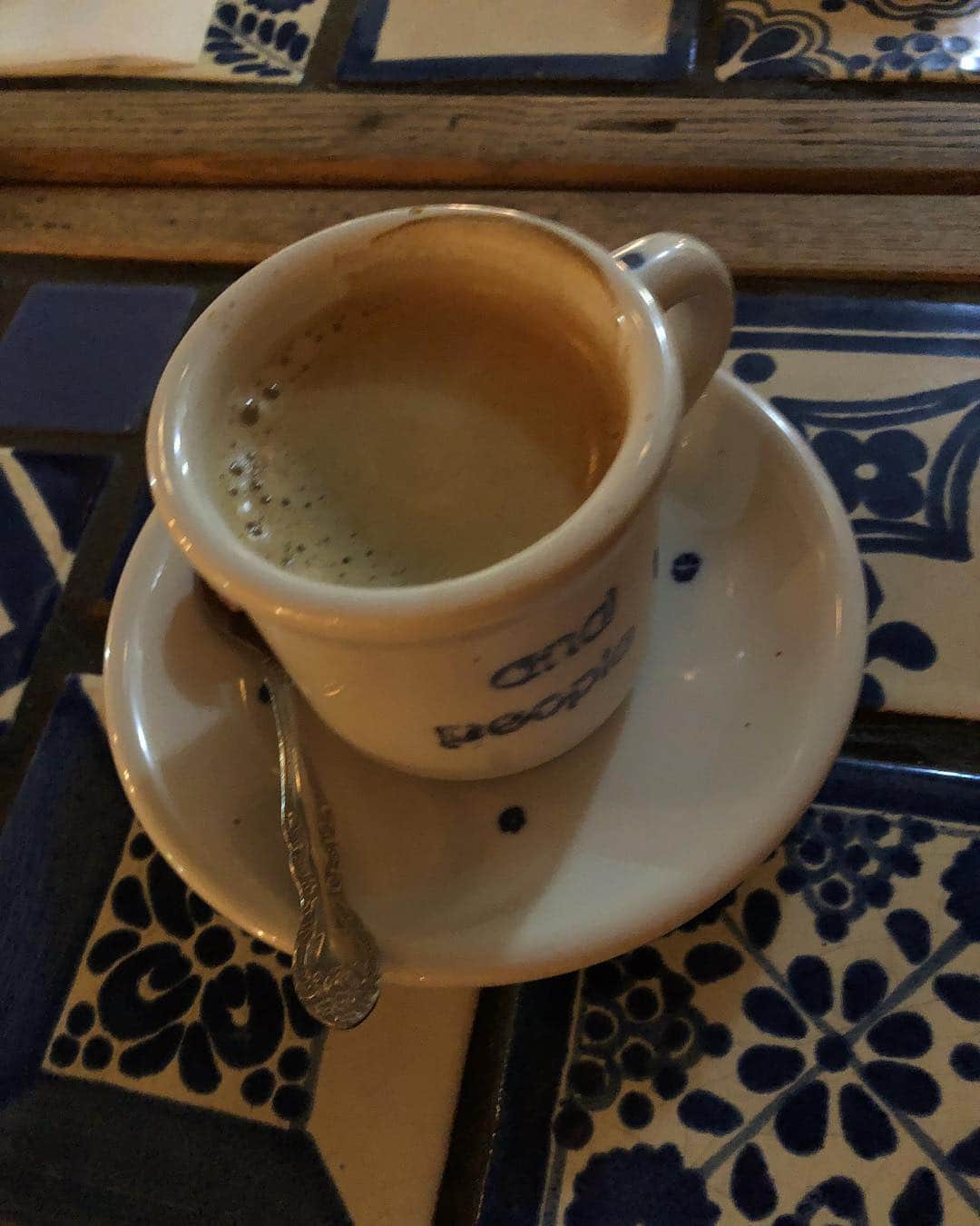 柴田紗希さんのインスタグラム写真 - (柴田紗希Instagram)「昨日and people cafeにて。。。 机のタイルにカップに可愛いかったな☕️ ミネストローネを飲んで コーヒーに大好きなブリュレを食べ 友達とほこほこ話し 良い時間☺︎ #andpeople #cafe #shibacafe」3月18日 19時36分 - shibasaaki