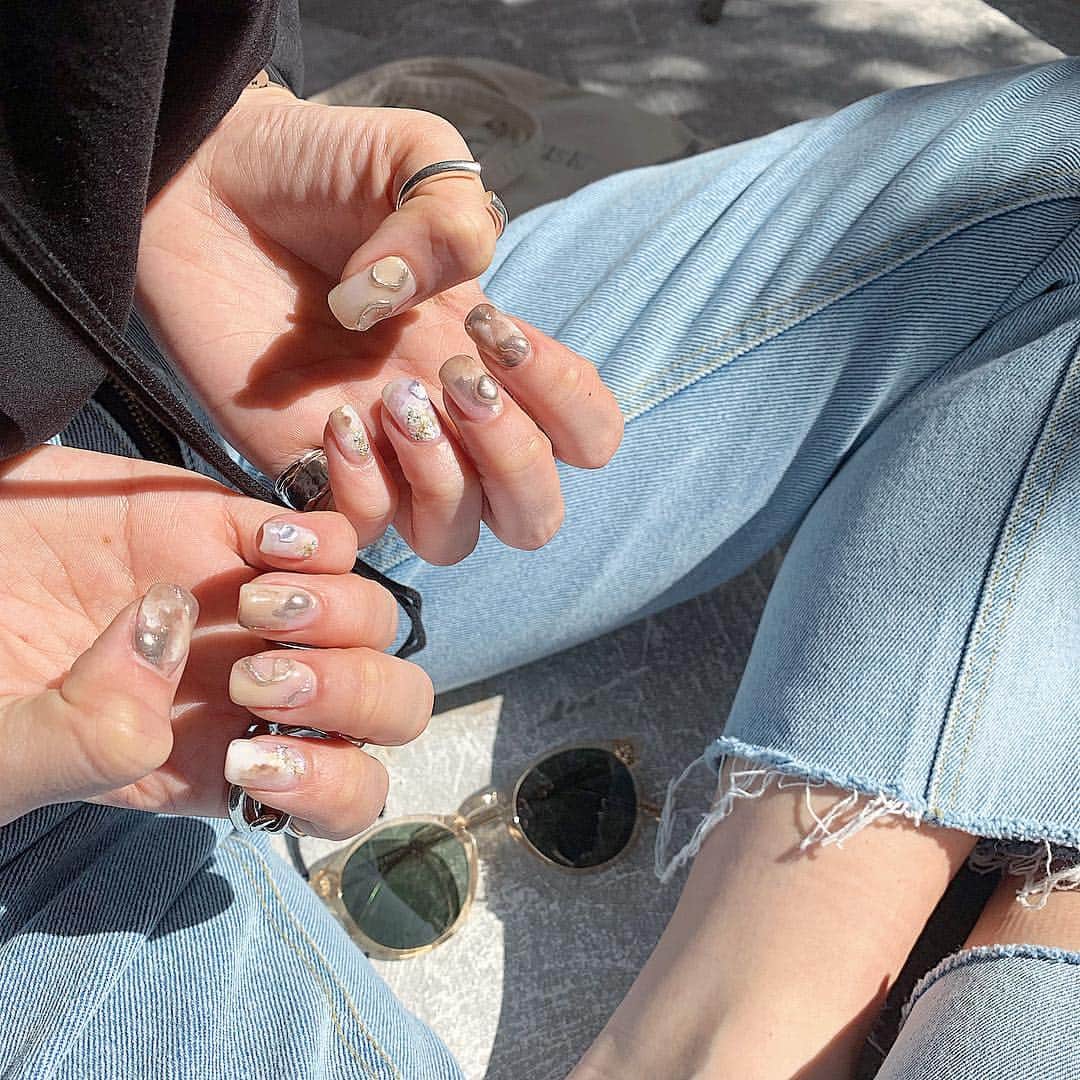 のインスタグラム：「. 春のおnewのネイル 珍しくスクエア✌︎ @chiaki0116.6110  #nail#newnail#春ネイル#ジェルネイル#かれんねいる」