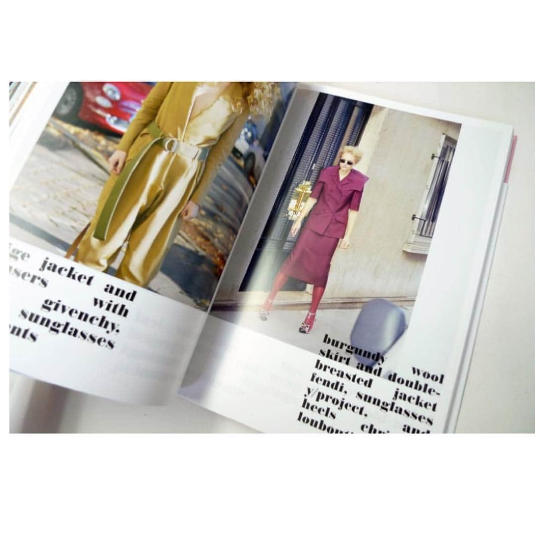 Fashion Headlineさんのインスタグラム写真 - (Fashion HeadlineInstagram)「【ART&CULTURE】 ブックショップShelf(@shelf_bookshop )がレコメンドする一冊📖 『Purple #31 The Paris issue』 フランスを代表するインディペンデントファッション誌『パープル（Purple）』。最新号はパリをフィーチャー。 . 詳細は @fashionheadlinejpn プロフィールTOPのリンク→ART&CULTUREのカテゴリーよりご覧ください✒︎ . #Purple #ファッション誌 #パリ #shelf #book #art #シェルフ #Shelfレコメンドブック」3月18日 19時44分 - fashionheadlinejpn