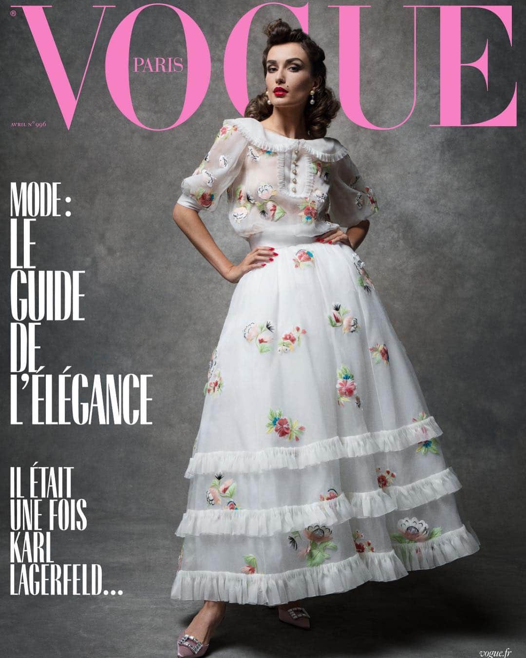 Vogue Parisさんのインスタグラム写真 - (Vogue ParisInstagram)「@AndreeaDiddy stars on the second of our 3 April covers in @ChanelOfficial couture, on newwstands March 27.  Shot by @InezandVinoodh and styled by @EmmanuelleAlt. Earrings by @kentshire, shoes by @manoloblahnikhq. Makeup by @FulviaFarolfi, hair by @Ward_hair, nails by @theginaviviano on all three covers #Chanel #AndreeaDiaconu」3月18日 19時53分 - voguefrance