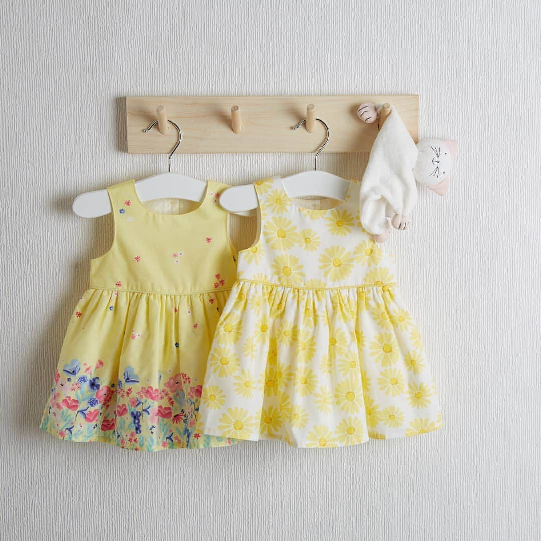 プリマークさんのインスタグラム写真 - (プリマークInstagram)「Two little pieces of spring sunshine 🌼 Dresses £6/€8 each (Available in: 🇬🇧🇩🇪🇳🇱🇦🇹🇧🇪) #Primark #kidswear #spring」3月18日 20時04分 - primark