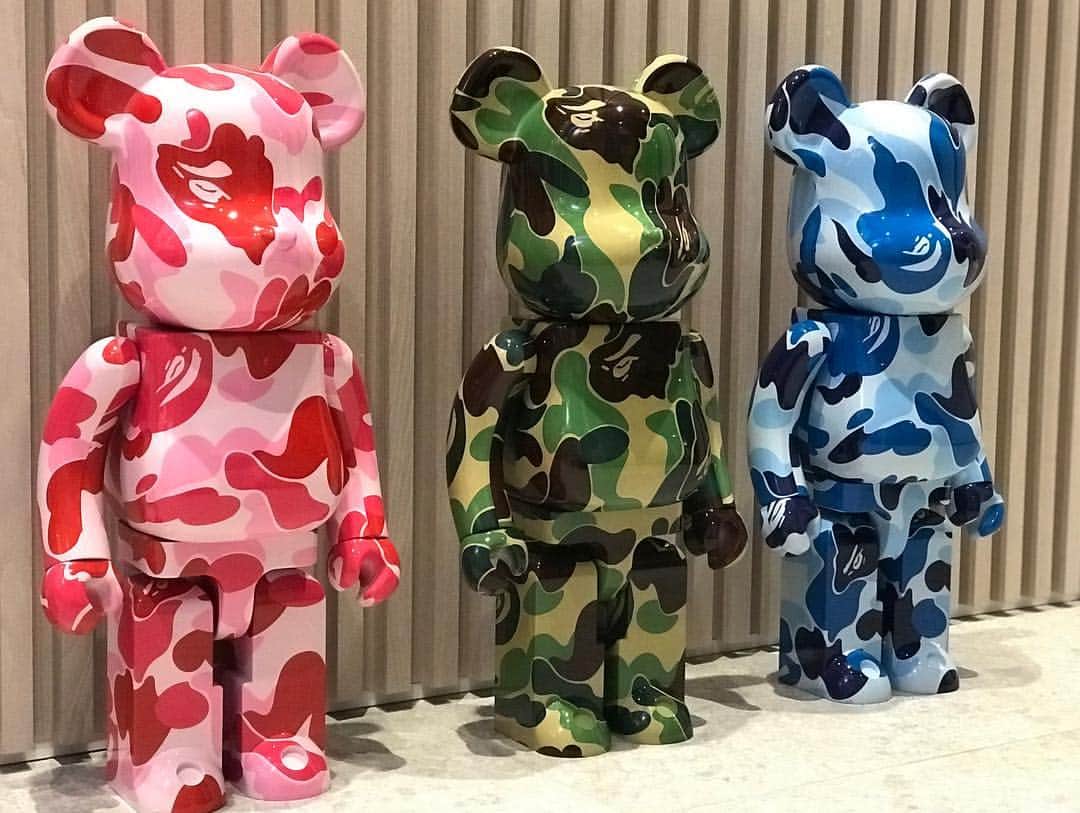 林俊傑さんのインスタグラム写真 - (林俊傑Instagram)「New Camo Bears in the house! 新成員報到！  #bapexbearbrick」3月18日 20時06分 - jjlin