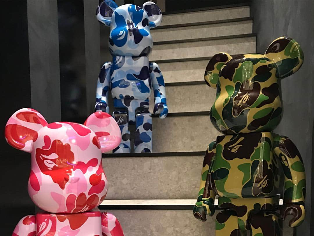 林俊傑さんのインスタグラム写真 - (林俊傑Instagram)「New Camo Bears in the house! 新成員報到！  #bapexbearbrick」3月18日 20時06分 - jjlin