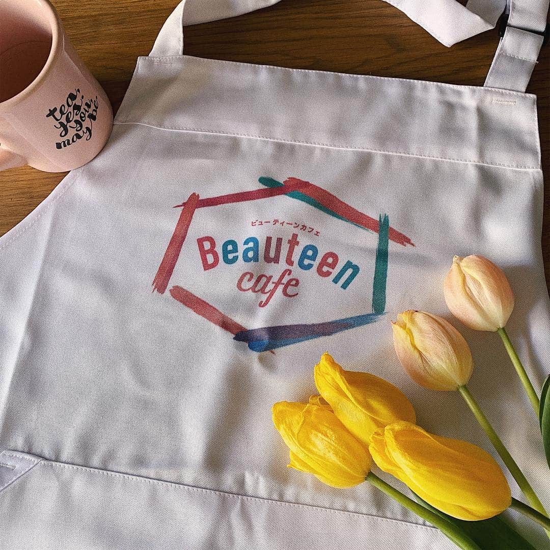 瀬戸あゆみさんのインスタグラム写真 - (瀬戸あゆみInstagram)「原宿・竹下通りのBOK galleryで「Beauteen CAFE」という @beauteen_official が主催のPOP UP SHOPがオープン🌈 カラフルなスイーツやドリンクが振舞われるよ🍹  わたしも3月23日(土)16:00-17:00/17:30-19:00の時間帯にいて、来てくれた方とは写真も撮れるのでぜひ遊びに来てください❣️ エプロン姿の予定🍳 #beauteen #beauteencafe #ビューティーン #ビューティーンカフェ」3月18日 20時18分 - setoayumi