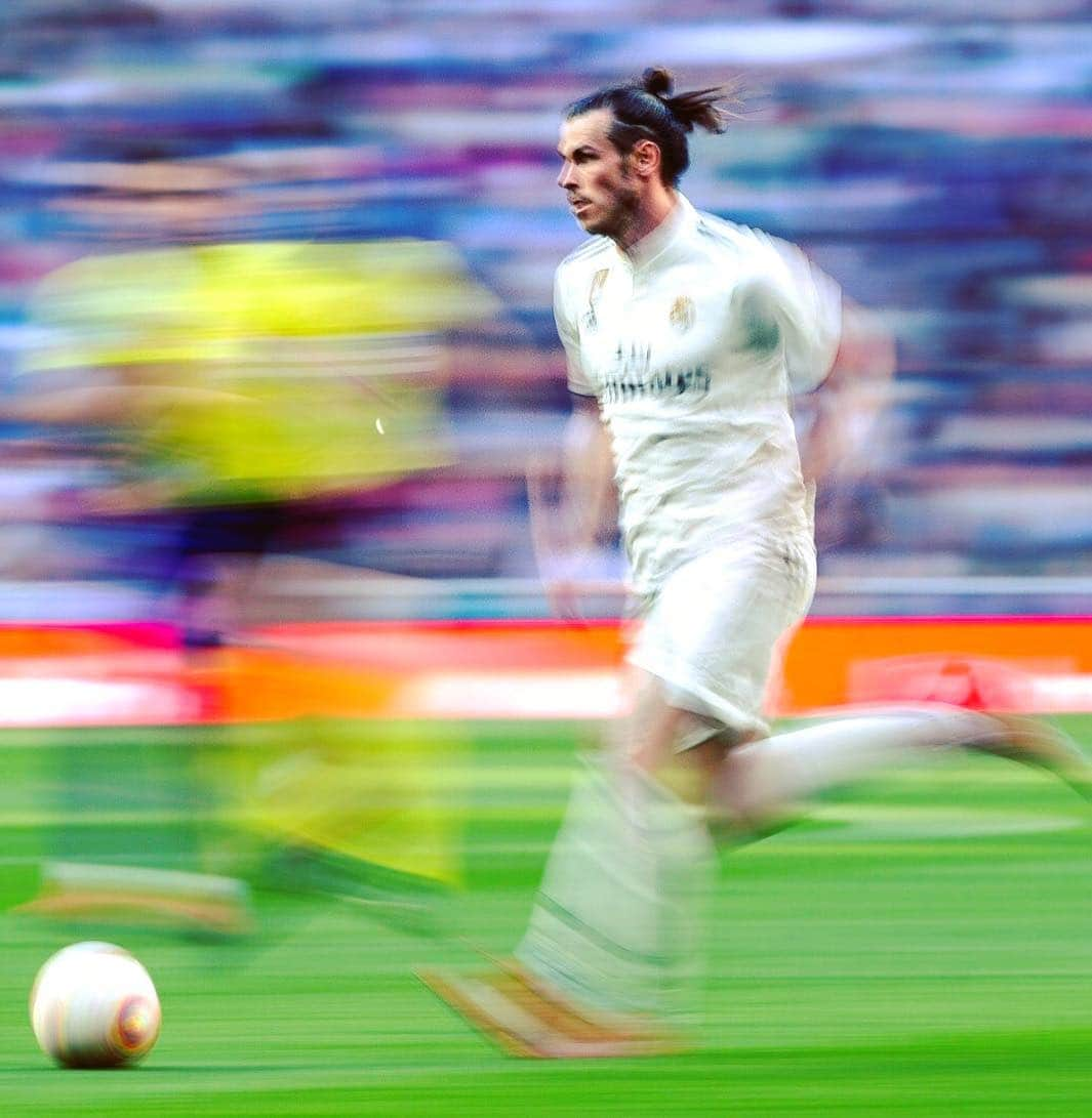 LFPさんのインスタグラム写真 - (LFPInstagram)「Hoping Monday goes by as quickly as @garethbale11! ⚡️ • #LaLiga #LaLigaSantander #RealMadrid #Bale #Speed #Football」3月18日 20時14分 - laliga