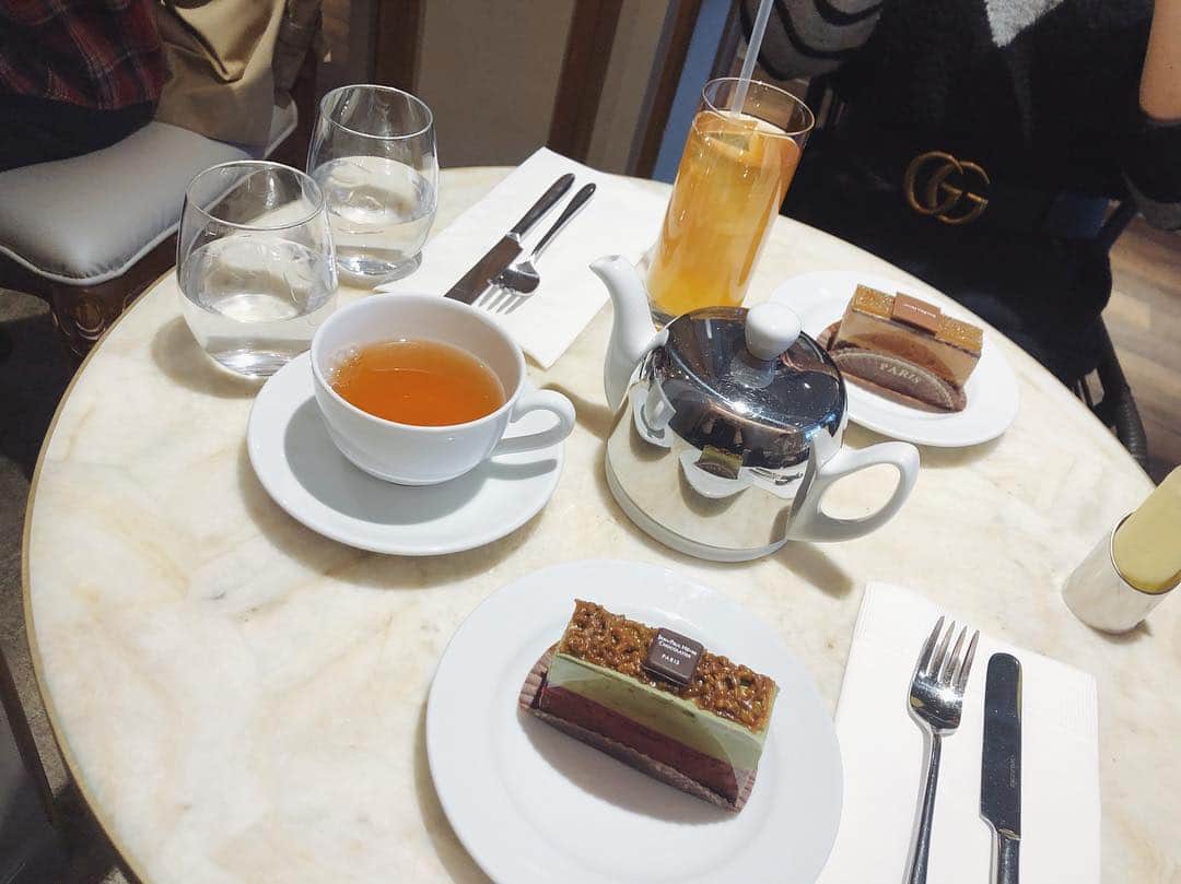 のインスタグラム：「. . 念願の。 1つ1つのスイーツが、もはや美術品。 . #ジャンポールエヴァン#ジャンポールエヴァン京都#jeanpaulhevin#京都カフェ#京都カフェ巡り#三条カフェ#kyoto#paris#chika_cafe#chika_kyoto . . thanks @dududongsh ✨ 今週末も会えるね😩💕 . #model#モデル#和装モデル#webモデル#関西モデル#手タレ#作品撮り#フリーランス#福井千佳#chika_fukui#インフルエンサー#美容#style#おしゃれさんと繋がりたい#picoftheday#japan#サロモ#handmadeaccessory#写真好きな人と繋がりたい#いいね返し」