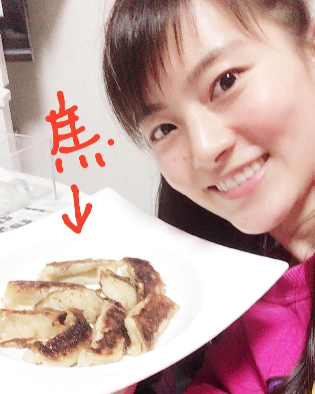 渡部瑞貴さんのインスタグラム写真 - (渡部瑞貴Instagram)「今日はビールと餃子でワカコ酒をスタンバイ笑🍺 餃子焦げた笑💦 しかも前髪も切った💦  本日もワカコ酒0:00より11話見てね♪  #ワカコ酒#season4#深夜#ドラマ#アベちゃん#ビール#餃子#手作り#テレビ#お家#お酒#プシュー#すっぴん」3月18日 20時41分 - watanabemizuki_official