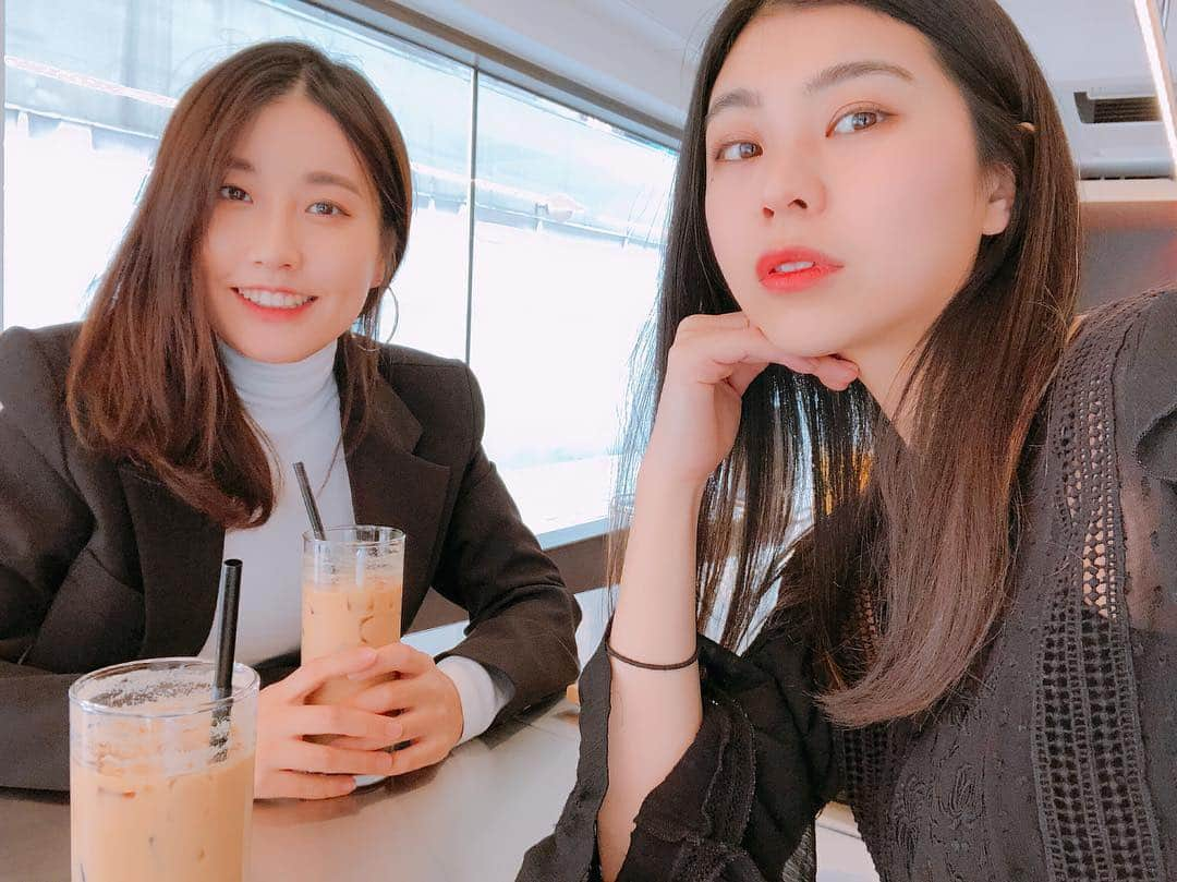 治田みずきさんのインスタグラム写真 - (治田みずきInstagram)「弘大にあるカフェバーの『CAFE23』は午後2時オープン☕️ 広くて綺麗だし音楽も良きだよ🙆‍♀️」3月18日 20時46分 - miju120