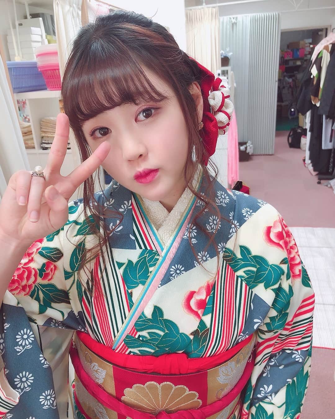 NaNaHoさんのインスタグラム写真 - (NaNaHoInstagram)「二十歳の自分だ〜〜振袖後撮り完了  綺麗に残るといいなぁ、」3月18日 20時55分 - nanaho_tempurakidz