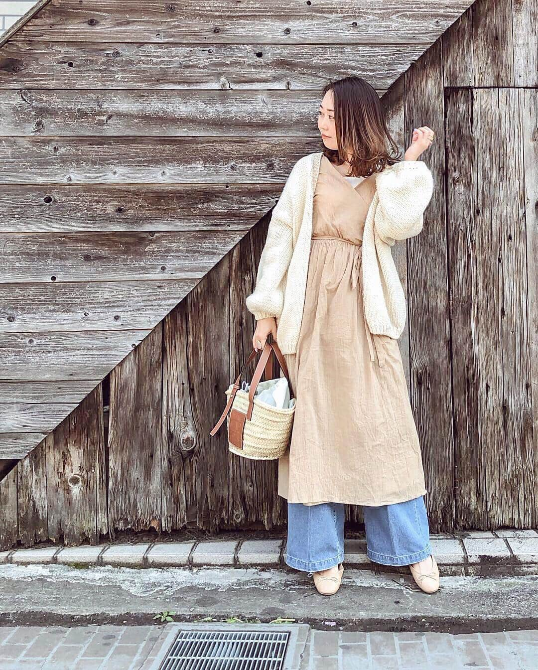 nanaさんのインスタグラム写真 - (nanaInstagram)「ㅤ ㅤ 2019.3.18 Mon #nanacoordinate 𓇼 ななコ 🐼ㅤ ㅤ ㅤ denim 𓇬 beige 𓇼𓃟 blogに詳しく書きます✎*。 ━━━━━☞blogへはtopからﾄﾍﾞﾏｽ𓅩𓂃 ㅤㅤ ㅤ ㅤ 届いてｶﾗこの日までｽﾞｯﾄあたためてた @titivatejp の#カシュクールマキシワンピース 𓆸*ﾟ ﾔｯﾄ着れた𓂃 ﾃﾞﾆﾑと相性最高𓀠𓀠𓀠 ㅤ ﾃﾞﾆﾑは今のｲﾁﾊﾞﾝお気に入り @woadblue のん𓂅 ㅤ ㅤ ㅤ 喉痛くてｽﾞｯﾄ花粉やと思っててんｹﾄﾞ さっきから様子がおかしく、どうやら風邪のようでして 仕事で徹夜明けだし早く寝よ…𓀿 ㅤ ㅤ  ㅤ  ㅤ #titivate #titivatestyle #woadblue #デニム #denim #loewe #ワンピース #outfit #fashion #ootd #coordinate #大人カジュアル  #locari mery  #beaustagrammer  #楽天roomに載せてます #roomインフルエンサー  #mineby3mootd #instafashion #fashionblogger #fashionista #데일리록 #코디 #옷스타그램 #멋스타그램 #穿搭 #오오티디  #패션스타그램일상」3月18日 21時02分 - nanapanda517