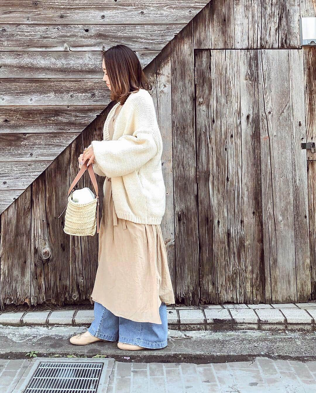 nanaさんのインスタグラム写真 - (nanaInstagram)「ㅤ ㅤ 2019.3.18 Mon #nanacoordinate 𓇼 ななコ 🐼ㅤ ㅤ ㅤ denim 𓇬 beige 𓇼𓃟 blogに詳しく書きます✎*。 ━━━━━☞blogへはtopからﾄﾍﾞﾏｽ𓅩𓂃 ㅤㅤ ㅤ ㅤ 届いてｶﾗこの日までｽﾞｯﾄあたためてた @titivatejp の#カシュクールマキシワンピース 𓆸*ﾟ ﾔｯﾄ着れた𓂃 ﾃﾞﾆﾑと相性最高𓀠𓀠𓀠 ㅤ ﾃﾞﾆﾑは今のｲﾁﾊﾞﾝお気に入り @woadblue のん𓂅 ㅤ ㅤ ㅤ 喉痛くてｽﾞｯﾄ花粉やと思っててんｹﾄﾞ さっきから様子がおかしく、どうやら風邪のようでして 仕事で徹夜明けだし早く寝よ…𓀿 ㅤ ㅤ  ㅤ  ㅤ #titivate #titivatestyle #woadblue #デニム #denim #loewe #ワンピース #outfit #fashion #ootd #coordinate #大人カジュアル  #locari mery  #beaustagrammer  #楽天roomに載せてます #roomインフルエンサー  #mineby3mootd #instafashion #fashionblogger #fashionista #데일리록 #코디 #옷스타그램 #멋스타그램 #穿搭 #오오티디  #패션스타그램일상」3月18日 21時02分 - nanapanda517