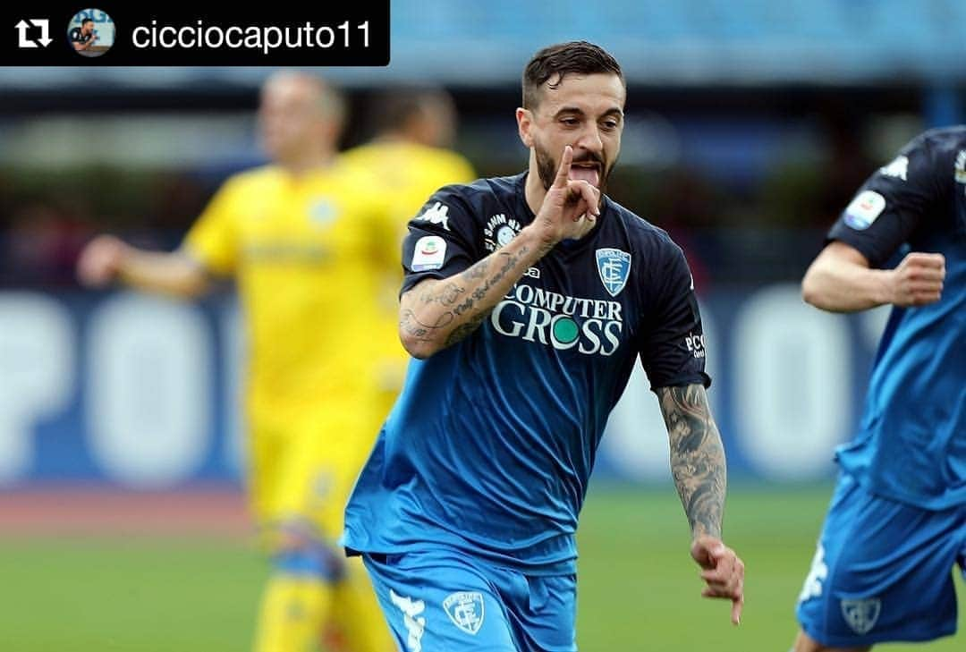 エンポリFCさんのインスタグラム写真 - (エンポリFCInstagram)「#Repost @cicciocaputo11 (@get_repost) ・・・ Ora più che mai uniti per un solo obbiettivo... @empoli_fc_official @birrapagnotta @ginbrusco @fcacademyaltamura #atuttabirra #friends #football #life #uniti #forza #maimollare」3月18日 21時16分 - empoli_fc_official