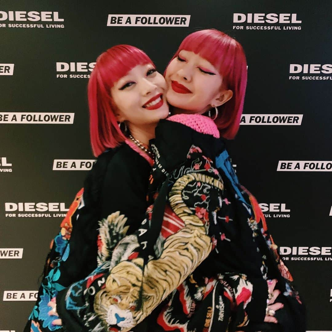 AMIさんのインスタグラム写真 - (AMIInstagram)「@diesel 💓 beafollower party in FUKUOKA⚡️💥🔥 キャンペーンにも出演している beafollowerのpartyのDJで福岡へ。 会場ではキャンペーンの映像も流れていてとっても嬉しかった❤️ 会場や演出もカッコよかった〜🌹 楽しい夜でした👯‍♀️ 遊びにきてくれた皆様ありがとう！  #beafollower #diesel」3月18日 21時19分 - amixxamiaya