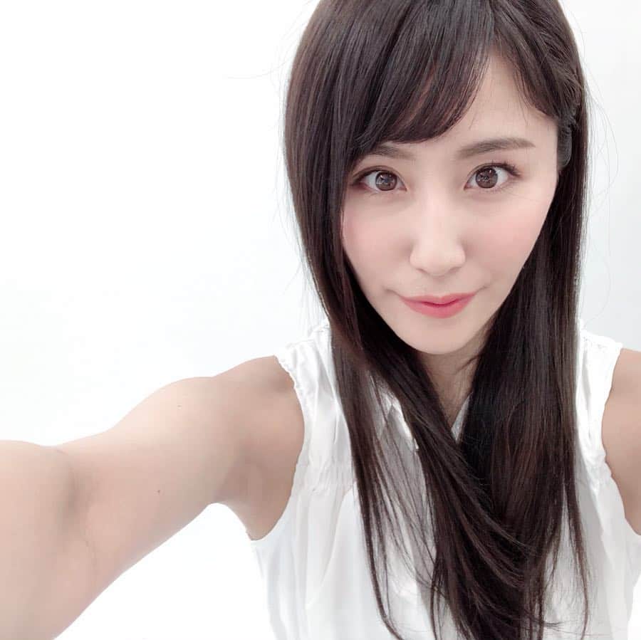 のインスタグラム：「♡ ♡ 今日は朝から#撮影 📷でした🥰 ♡ 今日もすーぱー清楚系にしてもろたよ👏🏻❤️ 最近 @shota_superbly さんと お仕事でご一緒させてもらうことが多い😊✨ ほんま神すぎる腕前🙇🏻‍♀️🙇🏻‍♀️🙇🏻‍♀️✨ 感謝感謝感謝ですな🥰✨ ♡ ♡ 明日は#収録 🎥💓 いっぱい寝て体力回復するぞ🥺 ♡ ♡ #スウィートインスタ #スウィートインスタガールズ #model #photooftheday #instagood #instafollow #followme #love #tagsforlikes #happy」