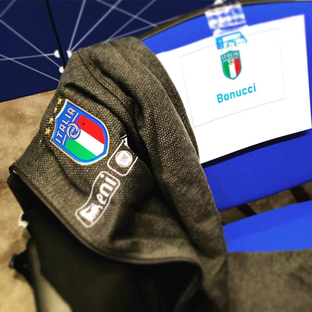 レオナルド・ボヌッチさんのインスタグラム写真 - (レオナルド・ボヌッチInstagram)「L’Italia chiamó. 🇮🇹💪🏻 #raduno #qualificazioni #euro2020」3月18日 21時28分 - bonuccileo19