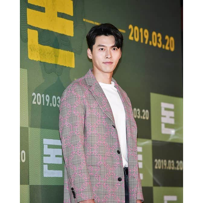 ヒョンビンさんのインスタグラム写真 - (ヒョンビンInstagram)「Hyun Bin attends K-movie “Money” VIP premiere. —— #hyunbin #현빈 #ヒョンビン #玄彬」3月18日 21時51分 - withhyunbin
