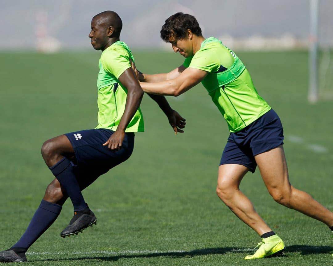 グラナダCFさんのインスタグラム写真 - (グラナダCFInstagram)「💪🏼💪🏼💪🏼 ♥️⚪️ #EternaLucha #futbol #granada #granadacf #laliga123 #Pasitoapasito」3月18日 22時00分 - granadacf