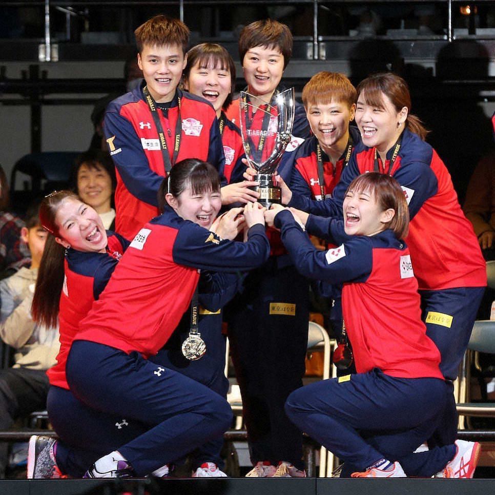 平野美宇さんのインスタグラム写真 - (平野美宇Instagram)「Tリーグ初代チャンピオンになりました！ 勝った試合負けた試合ありましたが、チームのみんなに支えられて、ここまで来ることができました🧚‍♂️ 本当に日本生命レッドエルフ大好きです❤️🧚‍♂️ このチームで戦えてよかったです❤️」3月18日 22時11分 - miu_hirano