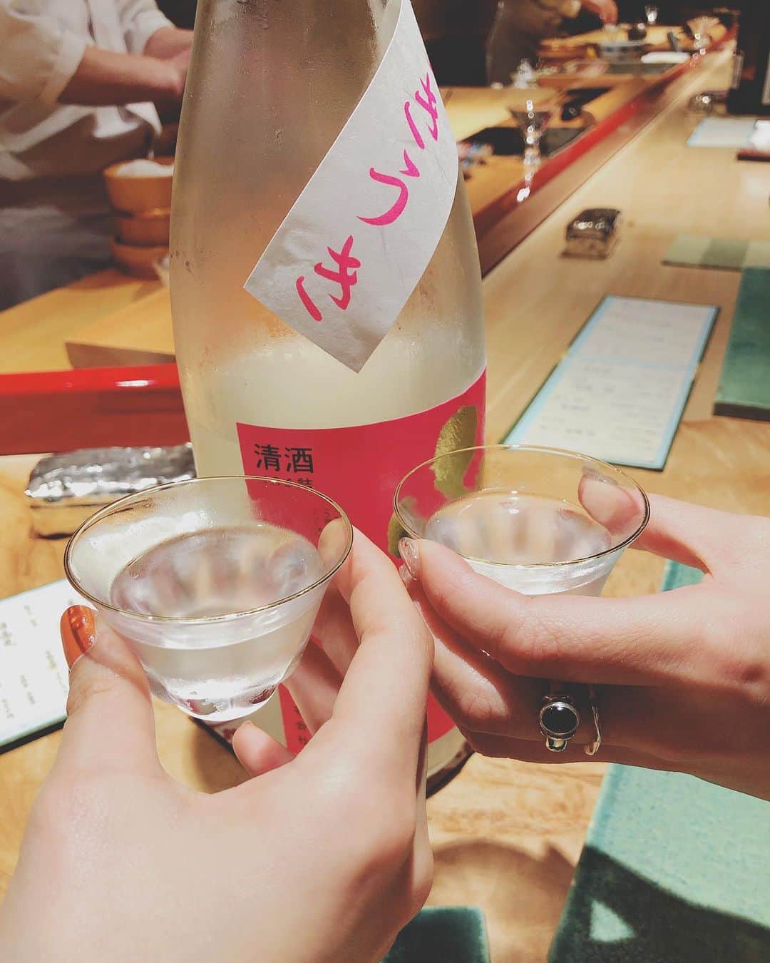 高橋有紀のインスタグラム：「うきうき🍶 ある日のいつもの🍣」