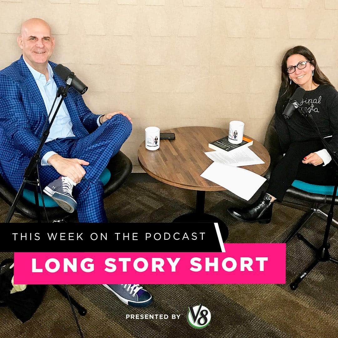 ボビー・ブラウンのインスタグラム：「70 million books in print but who’s counting. This week on #LongStoryShort I’m chatting with my friend/NY Times best selling author, @harlancoben. We’re talking everything from what makes a good writer to his new book that’s out tomorrow, Run Away. Check the link in bio to hear the full episode.」