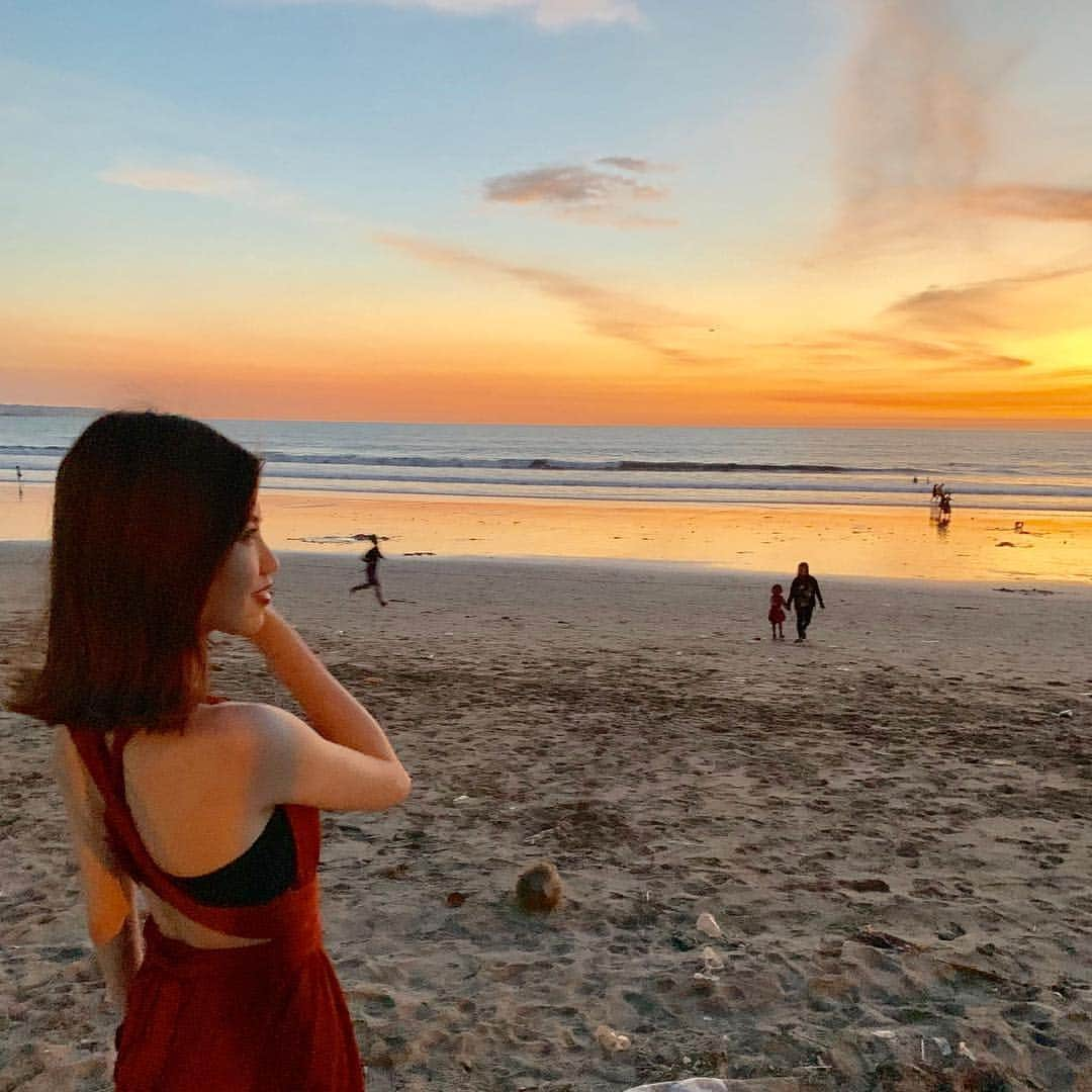 岡山瑠沙さんのインスタグラム写真 - (岡山瑠沙Instagram)「綺麗すぎるサンセット。 ・ #bali  #resort #trip #travel #タビジョ #beach #sunset #summer #sea #ootd #リゾートコーデ #ootdfashion #codenate #instagood #instafashion #instagram #リゾートワンピ #followforfollowback #follow4followback #likeforlikes #like4likes #me #model #salonmodel #happy #holiday」3月18日 22時14分 - rusa_okayama