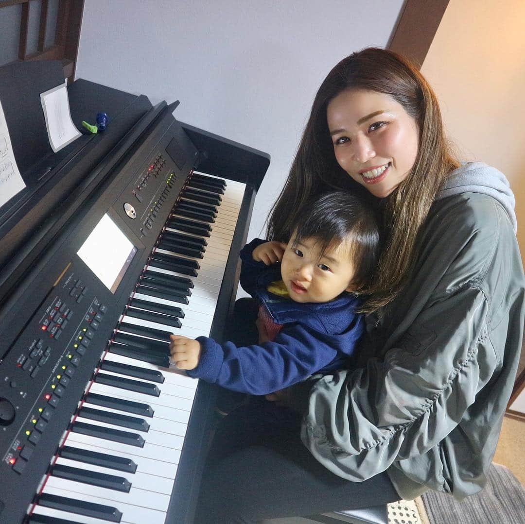 ANNA さんのインスタグラム写真 - (ANNA Instagram)「ゆうとさんとピアノの練習🎹❤️・ ・ #piano #pianoplayer #nephew #tbt #甥っ子」3月18日 22時15分 - anna_flare