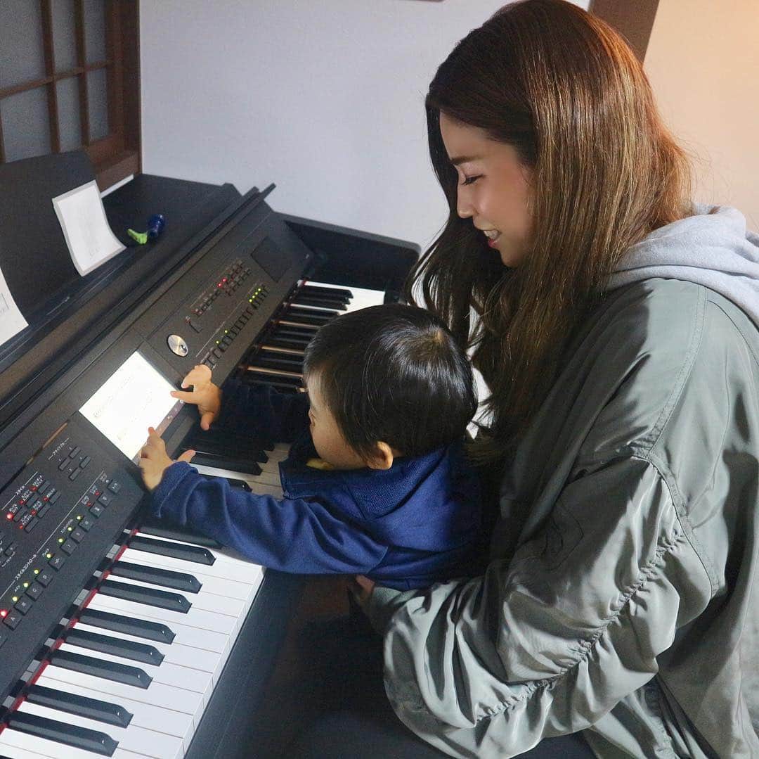 ANNA さんのインスタグラム写真 - (ANNA Instagram)「ゆうとさんとピアノの練習🎹❤️・ ・ #piano #pianoplayer #nephew #tbt #甥っ子」3月18日 22時15分 - anna_flare