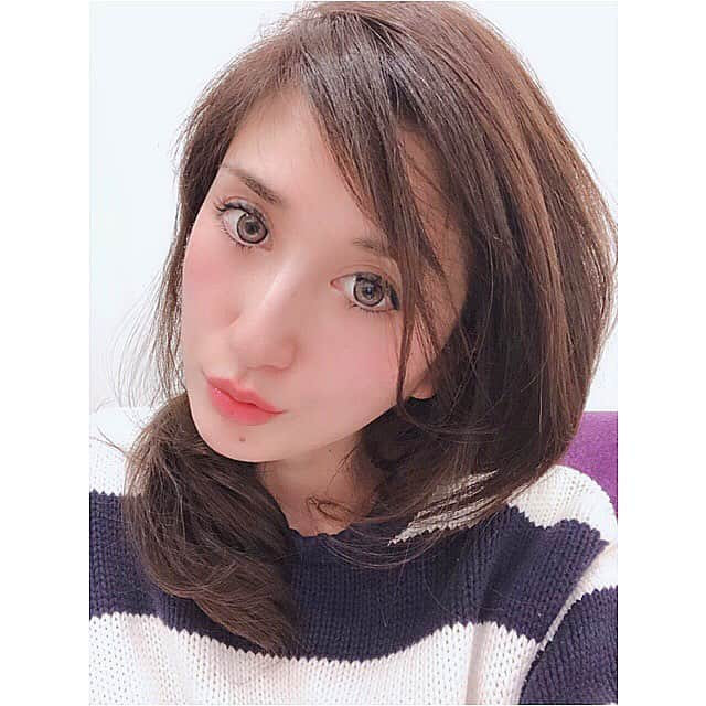 渡邊水希さんのインスタグラム写真 - (渡邊水希Instagram)「↩︎↩︎↩︎✖3📸🎥 New hairstyle✂️✨ #new #💇‍♀️ #hair #style #godhand  #godhandshair  #vanillasky #thx #18years」3月18日 22時28分 - mizuki__watanabe