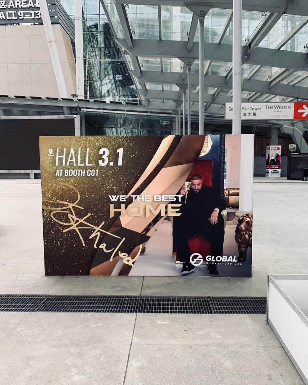 DJキャレドさんのインスタグラム写真 - (DJキャレドInstagram)「#FANLUV I will never stop!! My furniture line is on display in China at the worlds largest furniture show 🔑 More blessings!」3月18日 22時25分 - djkhaled