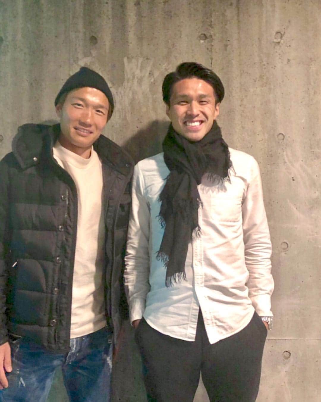 のインスタグラム：「⠀⠀ 昨日の試合で今季初ゴールを決めることができました。 次節こそホームで勝てるよう、もっと得点を決められるよう、頑張ります！ ⠀ 写真はこの前ゴローと会った時の。✌️ お互い、ここから。」