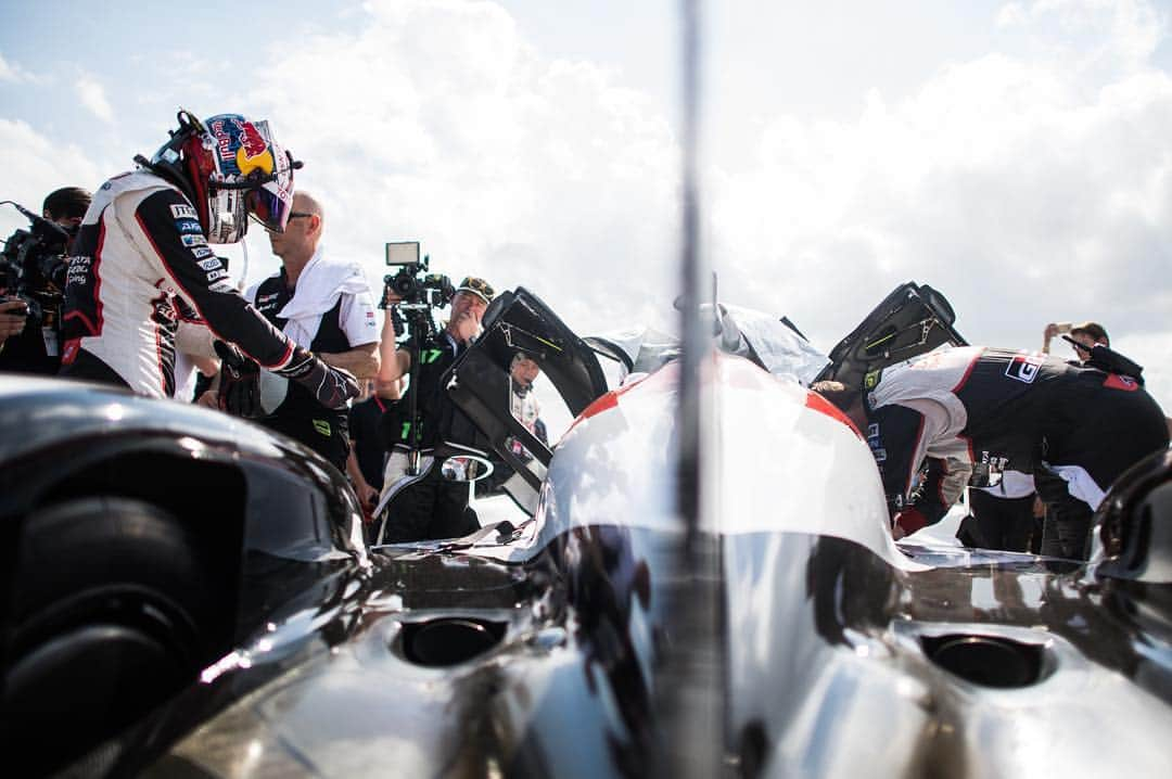 セバスチャン・ブエミさんのインスタグラム写真 - (セバスチャン・ブエミInstagram)「#1000MSebring Tb last weekend’s victory at Sebring with @toyotamotorsportgmbh ! @mood_swissring @redbull @redbullswitzerland @richardmilleofficial」3月18日 22時36分 - sebastien_buemi