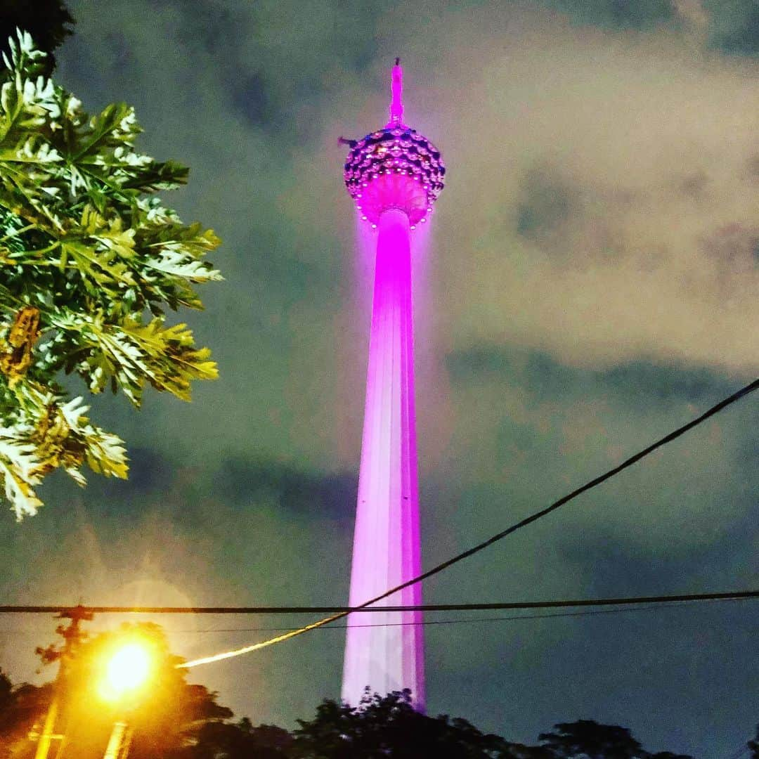 遊海 Yuumiさんのインスタグラム写真 - (遊海 YuumiInstagram)「Night view 😍😍😍 @tourismmalaysiasentral #kltower #tourismmalaysia #malaysiatrulyasia #neonnight @pampasoldmalaya  #kualalumpur」3月18日 22時47分 - yuumi_kato