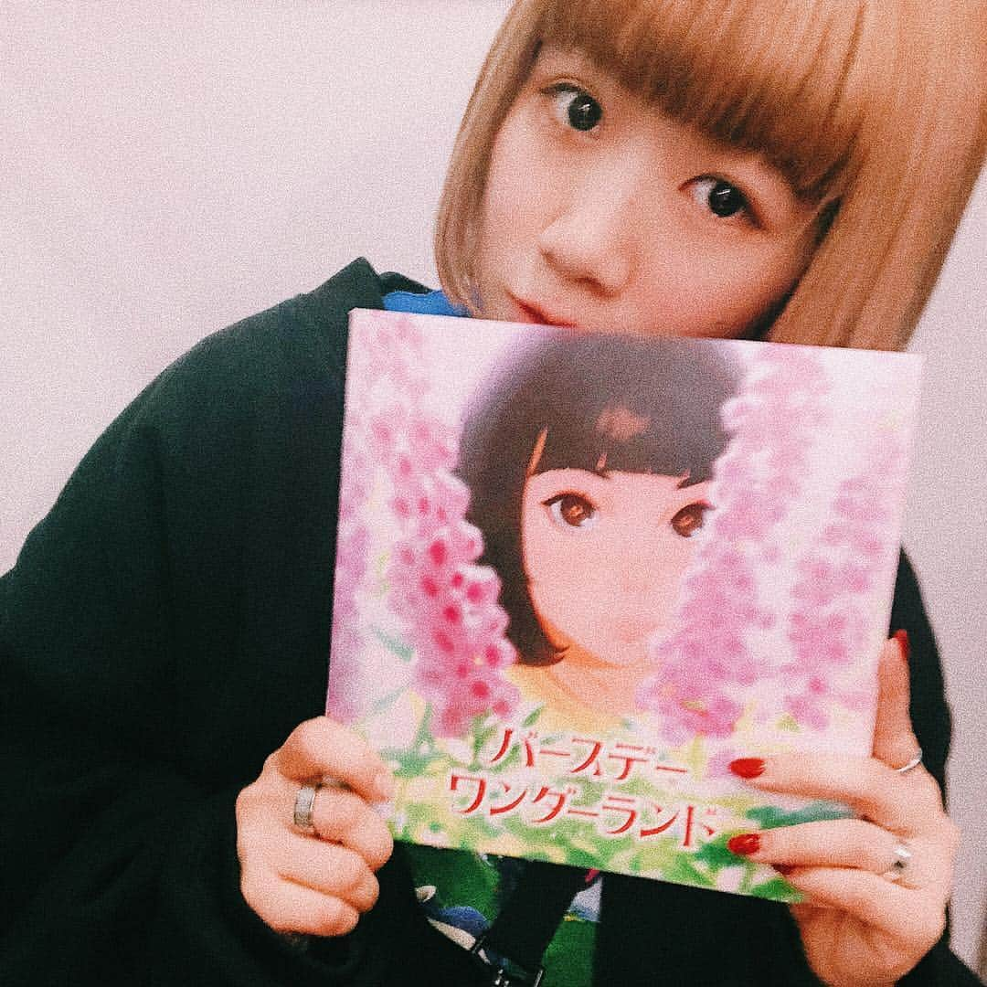 KARIN さんのインスタグラム写真 - (KARIN Instagram)「4月26日公開の『バースデーワンダーランド』の試写会に行ってきました！ 劇中カラフルな世界が360°広がっていてワクワクしました！ 心温まる、穏やかなストーリー是非見に行ってみてください🌻  #バースデーワンダーランド #一生に一度のバースデー #4月26日公開 #pr」3月18日 23時03分 - karin.tempurakidz