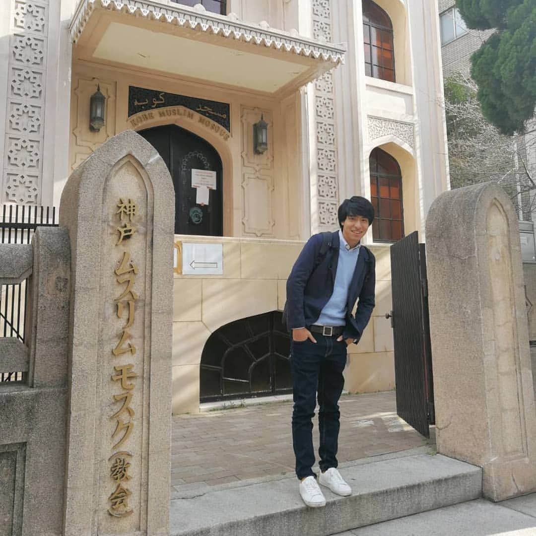 Terry Birdさんのインスタグラム写真 - (Terry BirdInstagram)「Hi, Muslim dan Muslimah 😎 Jika datang ke Kobe boleh pergi ke Masjid Kobe untuk sembahyang di masjid pertama dan tertua di Jepun 🇯🇵 . #TakaakiTerry #masjid #kobemosque #kobe #solat #神戸モスク #pray」3月18日 23時03分 - takaaki_terry