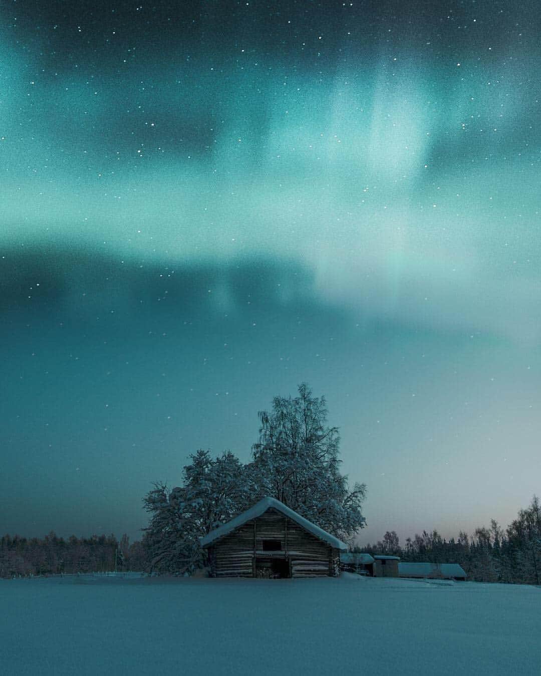 CANON USAさんのインスタグラム写真 - (CANON USAInstagram)「"Northern Lights are the most magical thing we have on this planet. I think this is a phenomenon everyone deserves to witness at least once in their lifetime." #MyCanonStory  Photo Credit: @kaspergaram Camera: #Canon EOS 5D Mark IV Lens: EF 24-70mm f/2.8L II USM Aperture: f/2.8 ISO: 6400 Shutter Speed: 2 sec Focal Length: 24mm」3月18日 23時04分 - canonusa