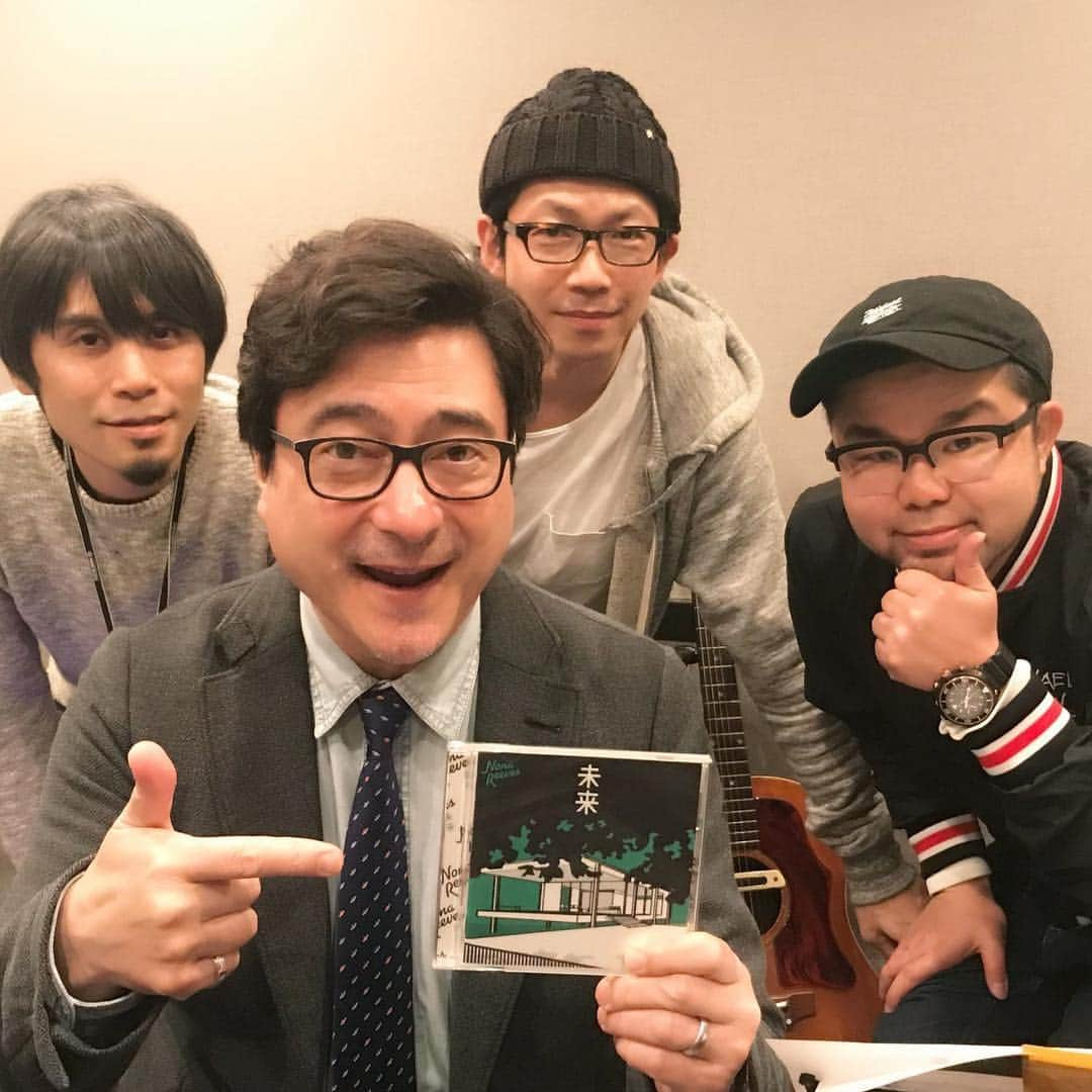 西寺郷太さんのインスタグラム写真 - (西寺郷太Instagram)「ジョン・カビラさんと #jwave 。先週の金曜日。楽しかったなぁ。ラジコだと聴けるんで、是非！」3月18日 23時12分 - gota_nonareeves