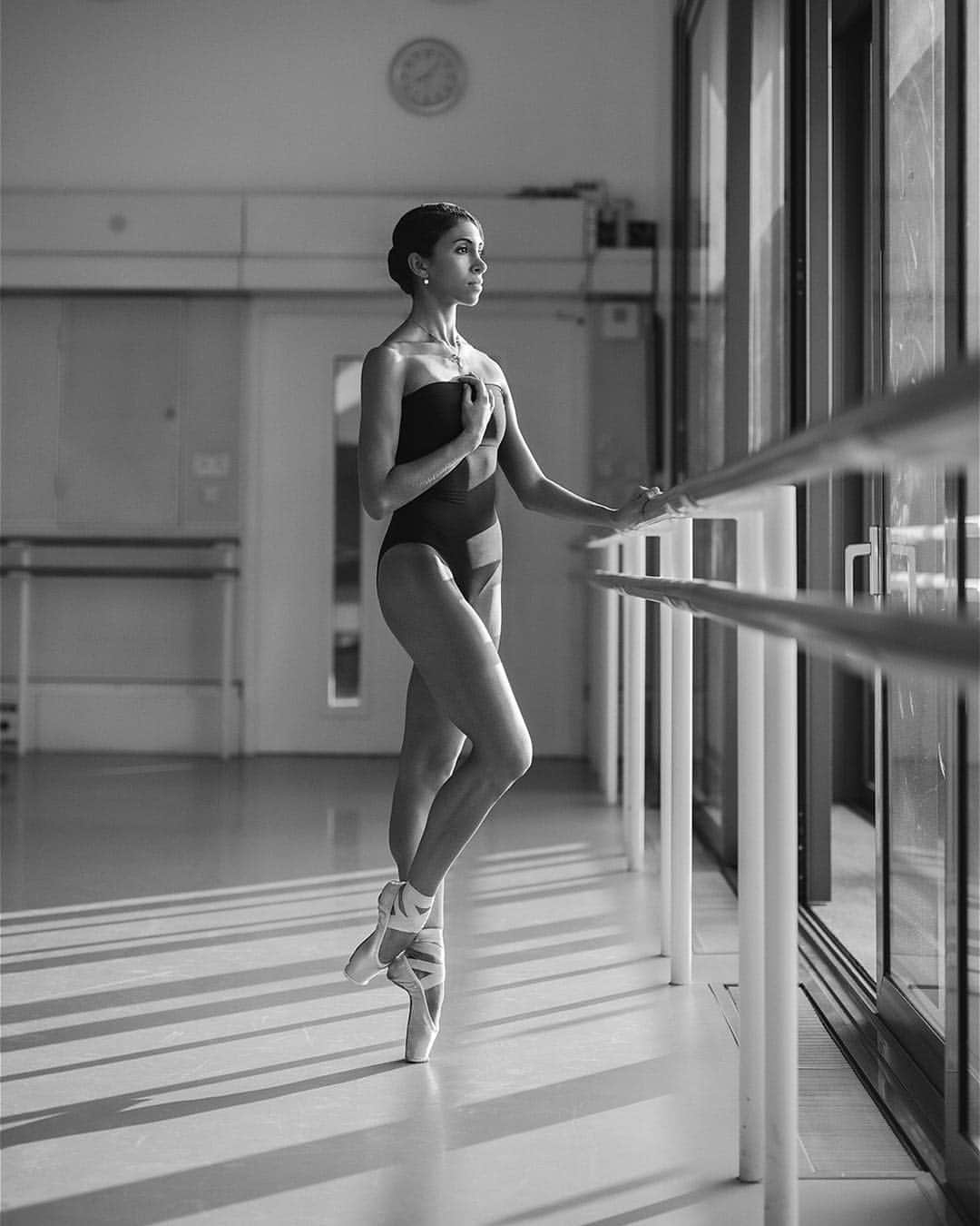 ballerina projectさんのインスタグラム写真 - (ballerina projectInstagram)「Yasmine Naghdi at the Royal Opera House. #balleirna - @yasmine_naghdi #royaloperahouse #coventgarden #london #ballerinaproject #ballerinaproject_ #balletstudio #barre #ballet #dance #pointe  #yasminenaghdi  The Ballerina Project book is now available for pre-order. Go to @ballerinaprojectbook for pre-order link and info. #ballerinaprojectbook Large format limited edition prints available for purchase at the link in our profile.」3月18日 23時07分 - ballerinaproject_