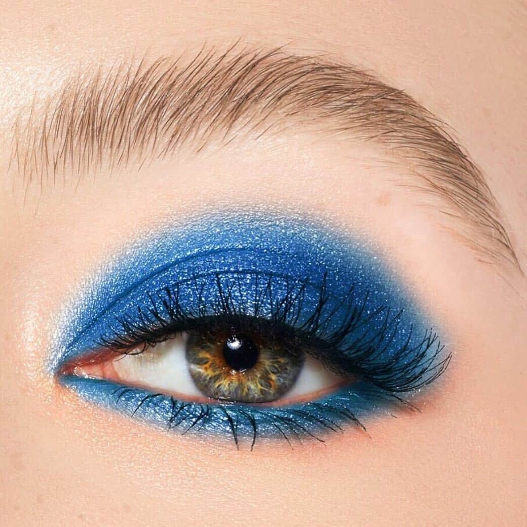 Kylie Cosmeticsさんのインスタグラム写真 - (Kylie CosmeticsInstagram)「LOST WITHOUT YOU shadow single 💙a gorgeous metallic sapphire! Go to Kyliecosmetics.com to shop」3月18日 23時14分 - kyliecosmetics