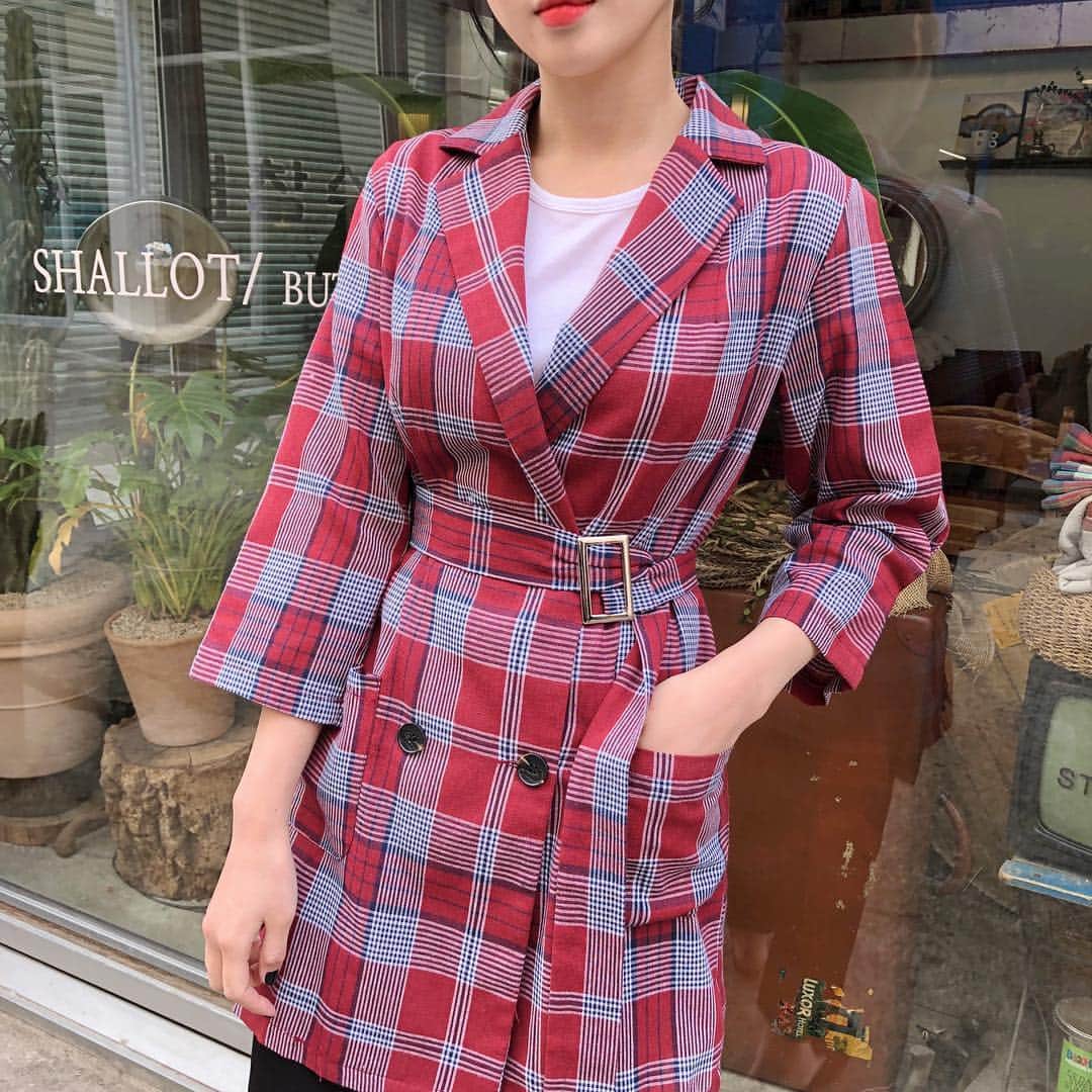 HOTPING公式アカウントさんのインスタグラム写真 - (HOTPING公式アカウントInstagram)「コーデの主役にぴったりな☺️チェックのアウターはこの春1枚は持っておきたいITEM🌸(⚠︎販売予定商品です) - #チェック #春アウター #春コーデ #韓国好きな人と繋がりたい #오오티디」3月19日 10時27分 - hotping_japan