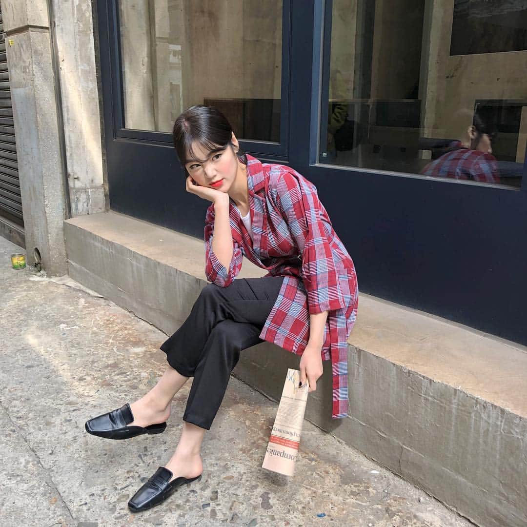 のインスタグラム：「コーデの主役にぴったりな☺️チェックのアウターはこの春1枚は持っておきたいITEM🌸(⚠︎販売予定商品です) - #チェック #春アウター #春コーデ #韓国好きな人と繋がりたい #오오티디」