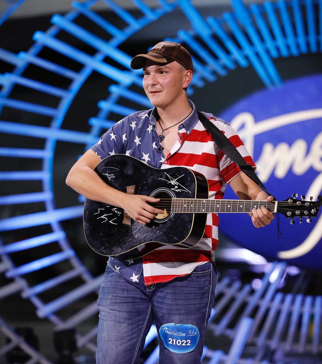 American Idolさんのインスタグラム写真 - (American IdolInstagram)「Jakob is here to unite us all! 🇺🇸 #AmericanIdol」3月19日 9時14分 - americanidol
